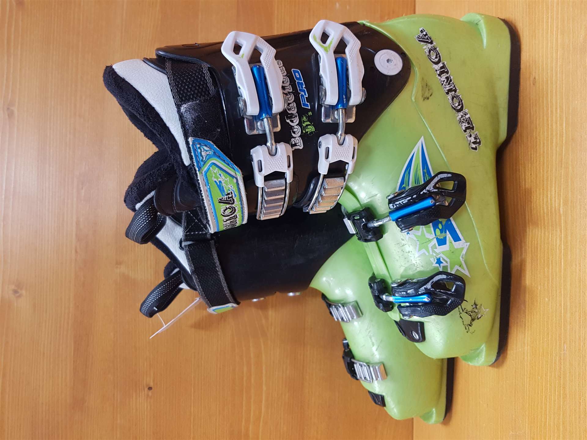 Použité lyžiarky TECNICA Bodacious JR PRO