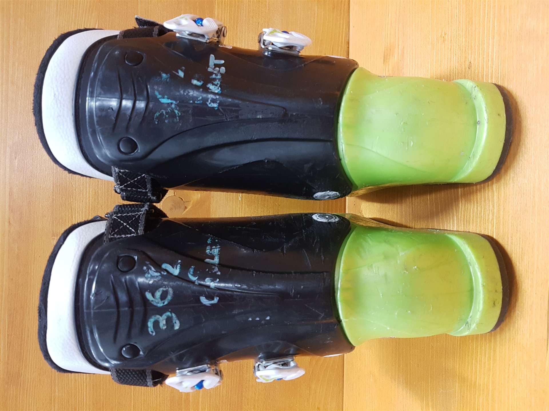 Použité lyžiarky TECNICA Bodacious JR PRO