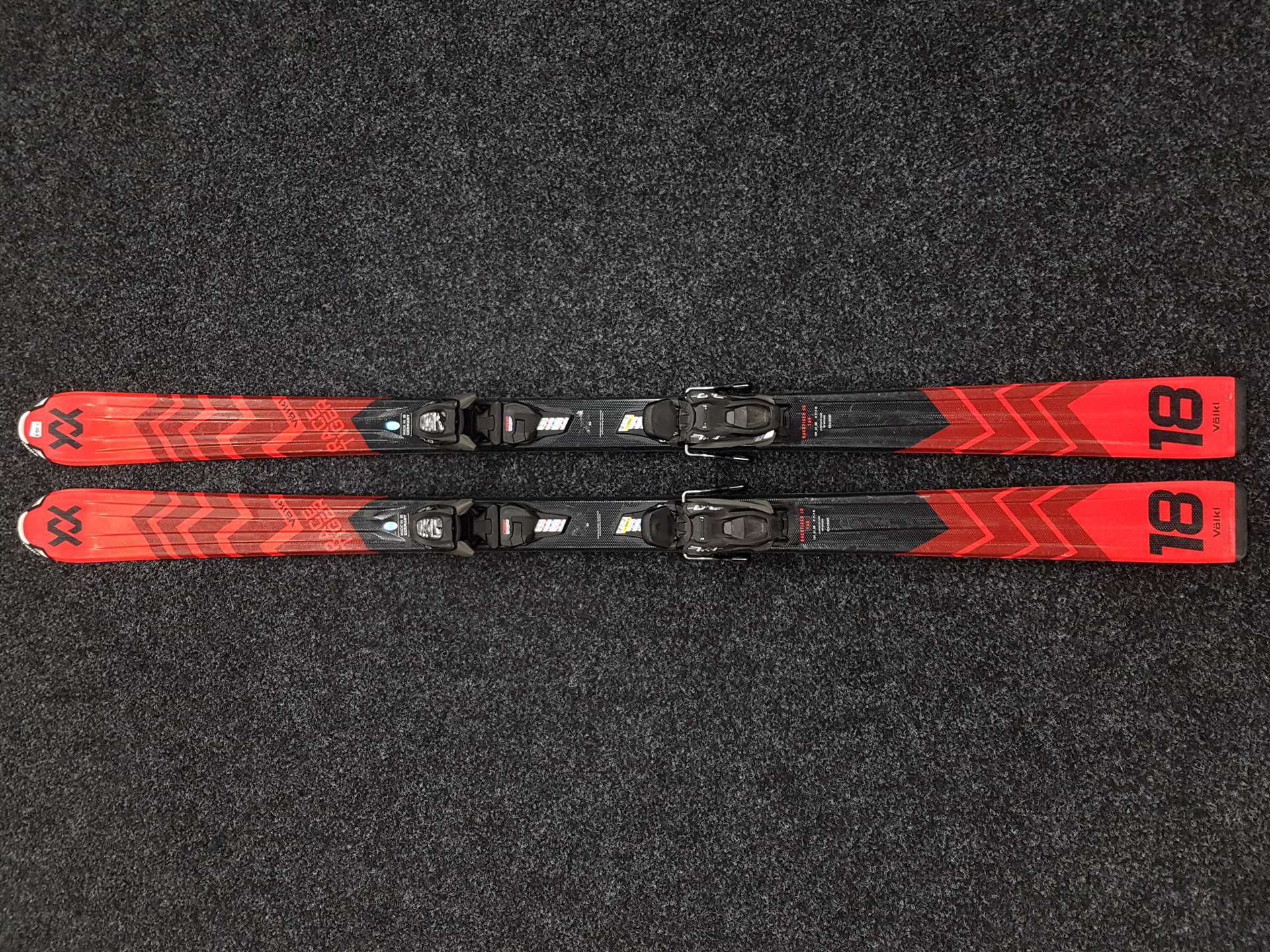Použité lyže VOLKL Racetiger 18 + vázání Marker 7