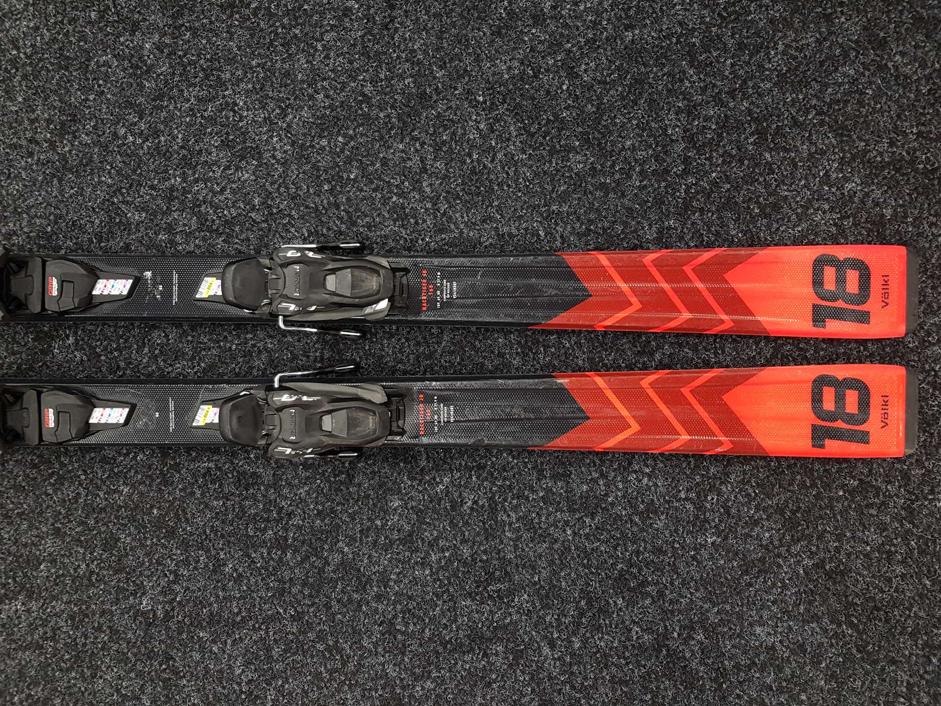 Použité lyže VOLKL Racetiger 18 + vázání Marker 7