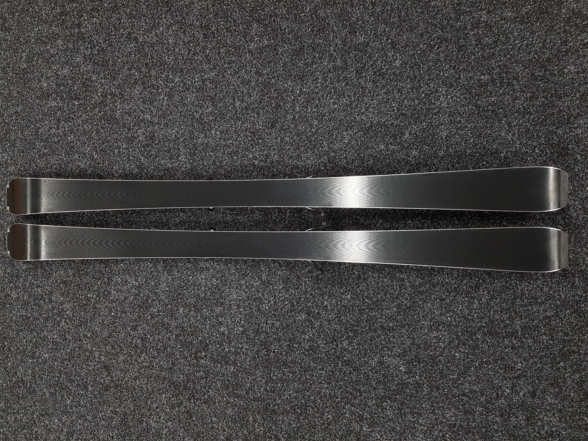 Skis FISCHER Fire d'occasion + fixations Fischer RS 9
