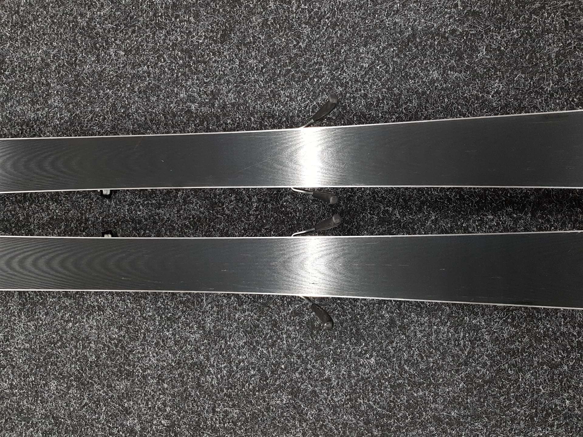 Skis FISCHER Fire d'occasion + fixations Fischer RS 9
