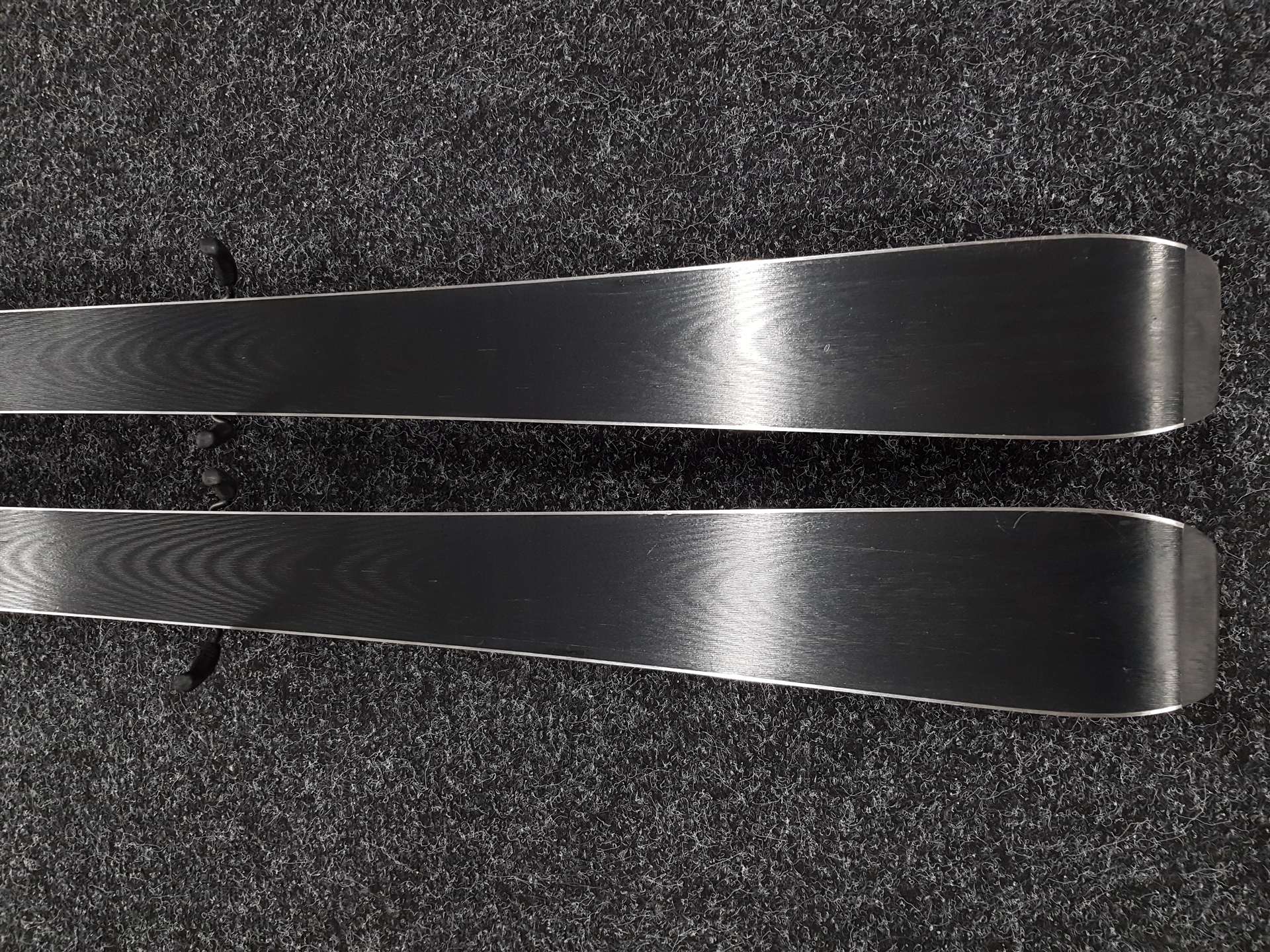 Skis FISCHER Fire d'occasion + fixations Fischer RS 9