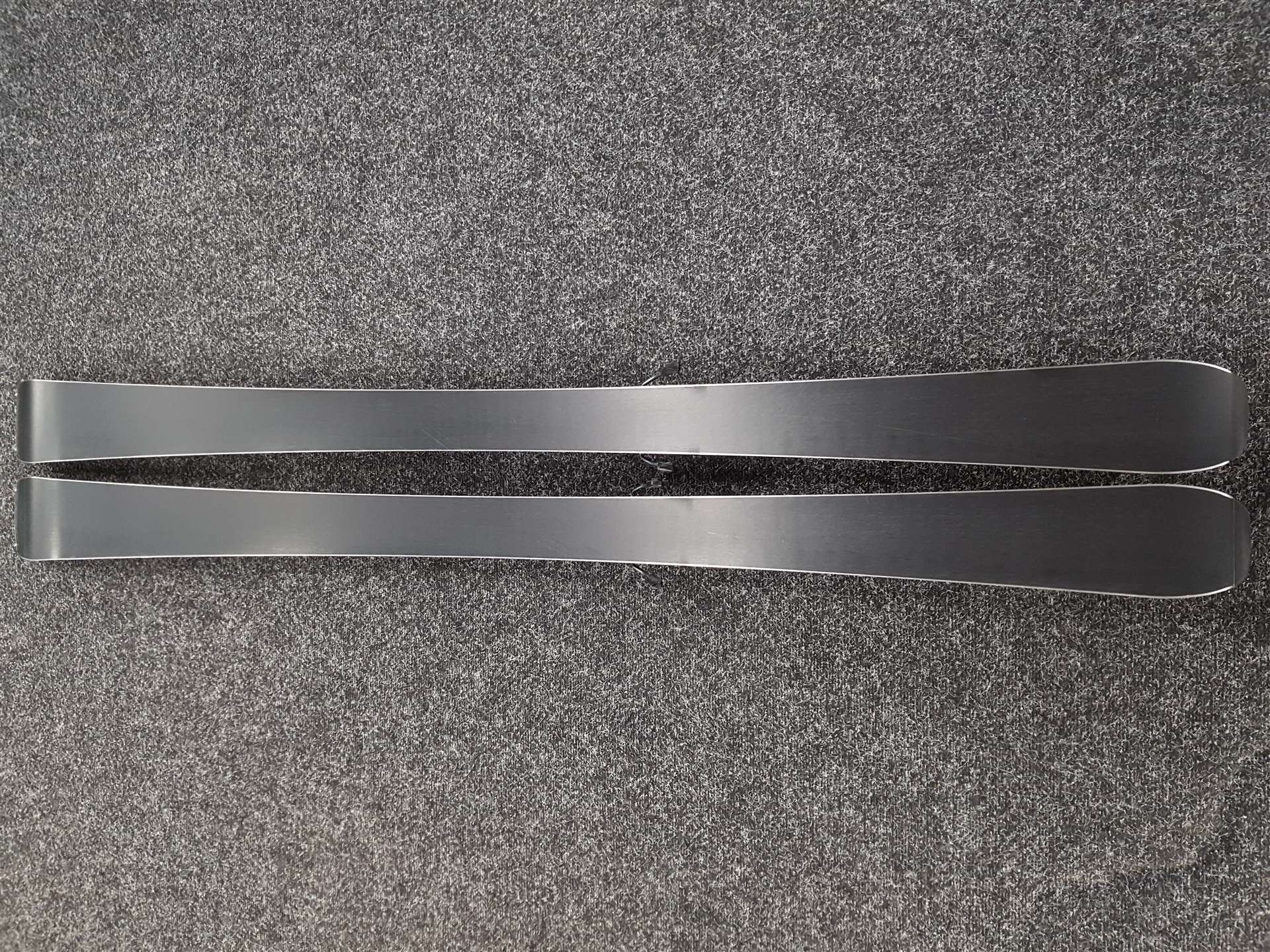 Použité lyže Rossignol REACT 2 Carbon