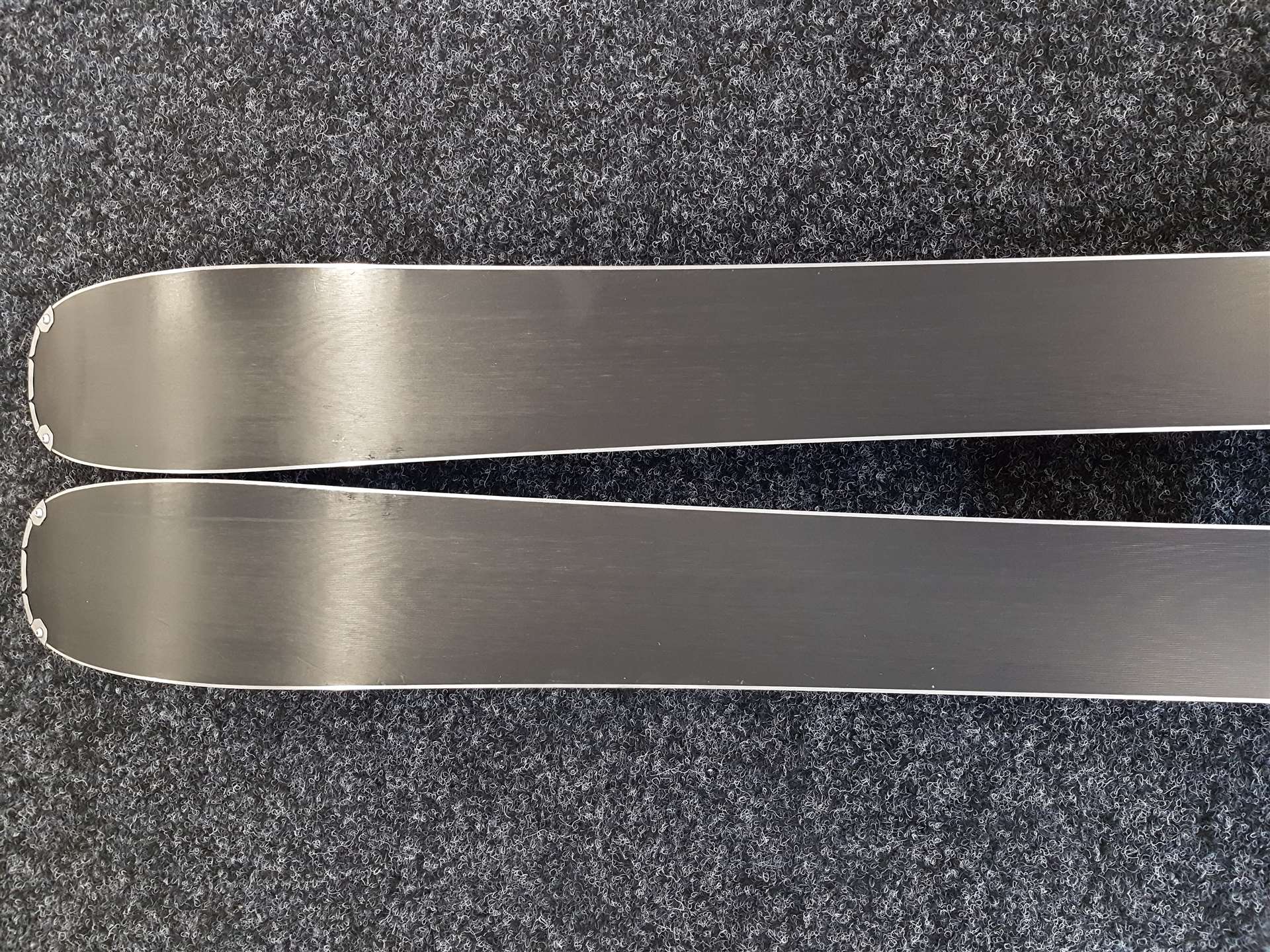 Skis techniques DYNASTAR Speed 263 V d'occasion + fixations Look Xpress 10