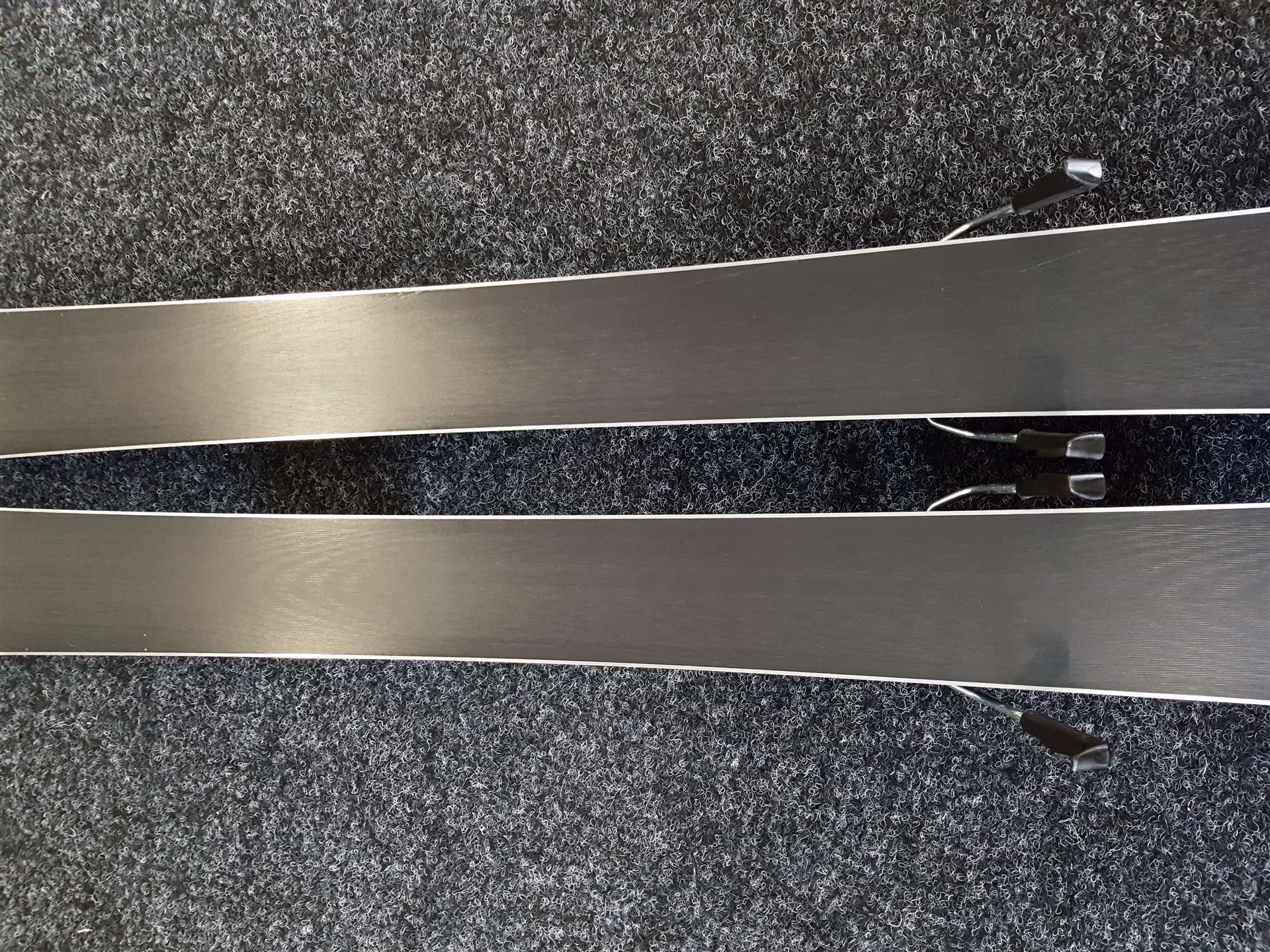 Skis techniques DYNASTAR Speed 263 V d'occasion + fixations Look Xpress 10