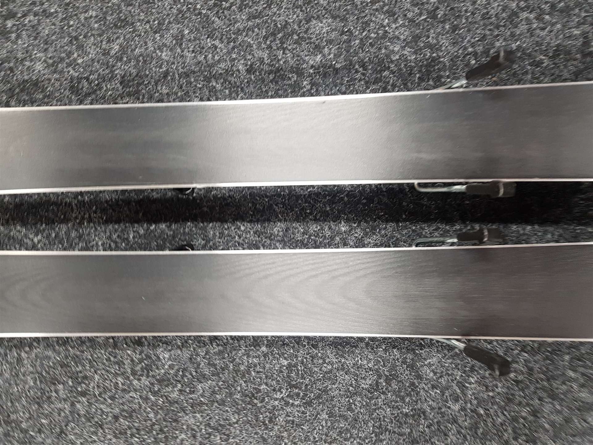 Použité lyže ROSSIGNOL Pursuit P400 + viazanie Look NX 12