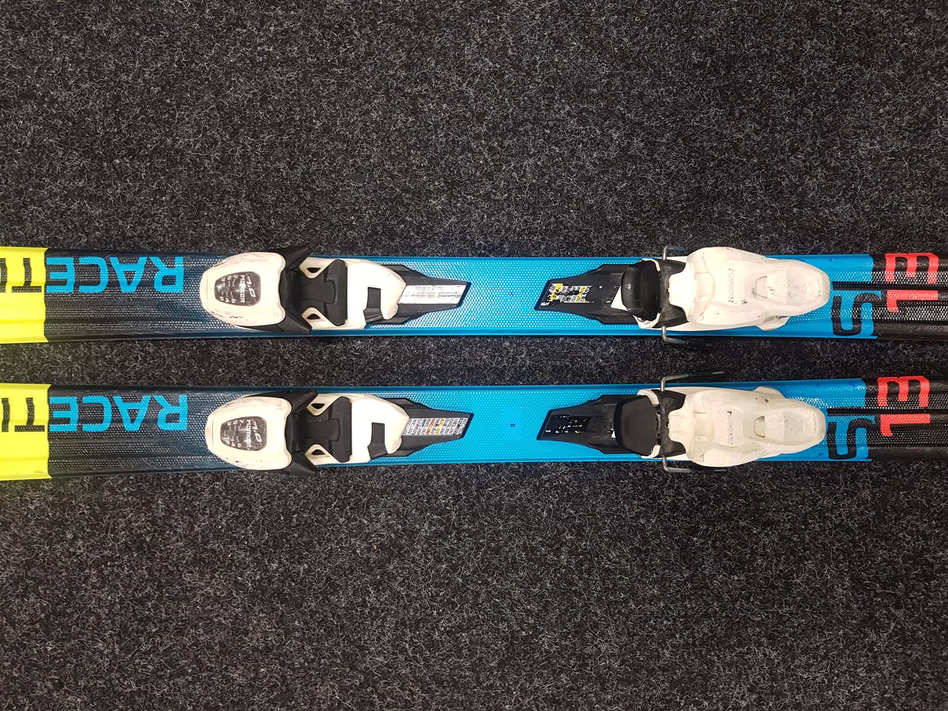 Gebrauchte VÖLKL Racetiger Ski + Marker 10 Bindungen