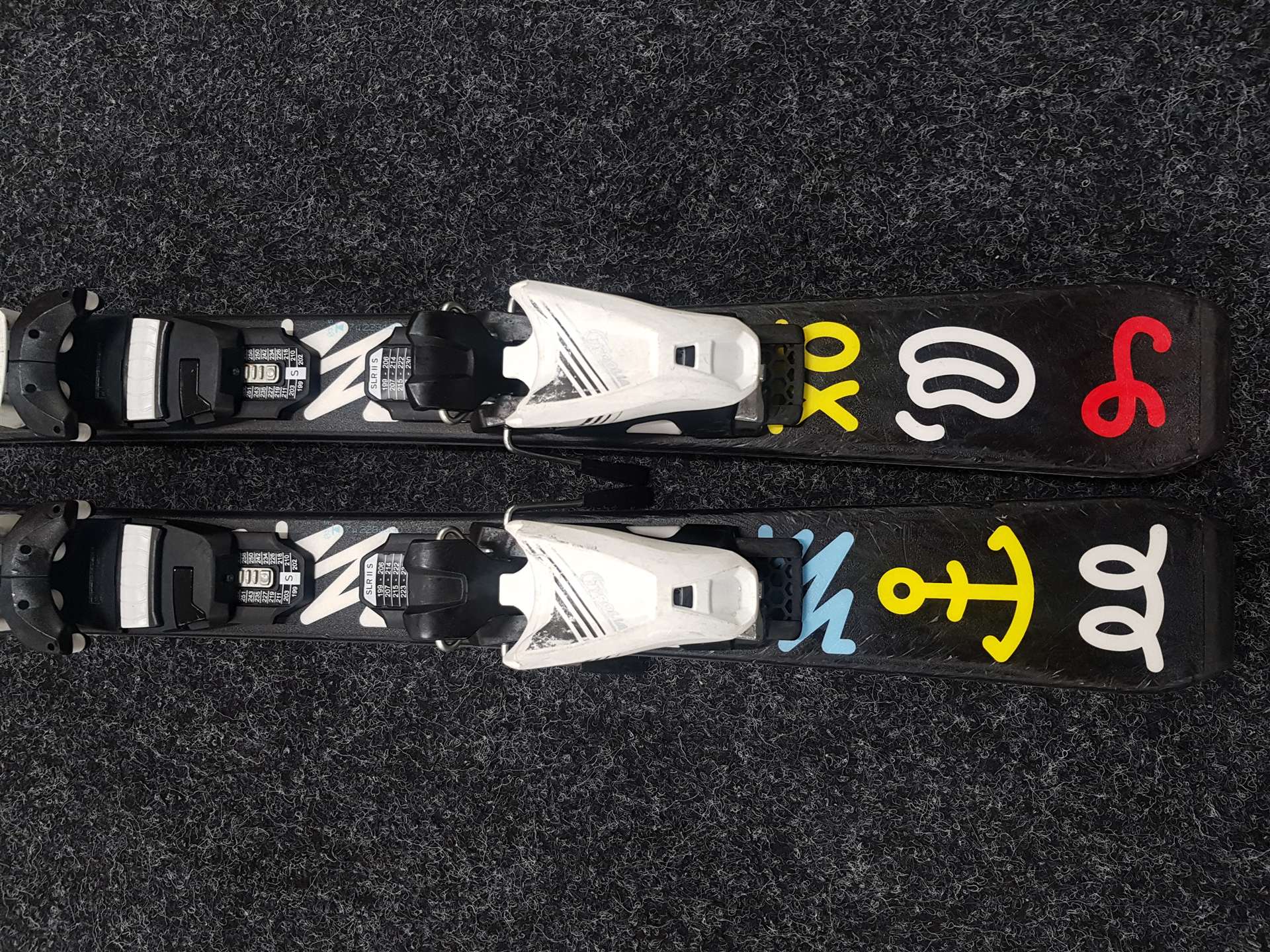 Gebrauchte Kinderskier SPORTEN XOXO + Tyrolia Bindungen 4.5