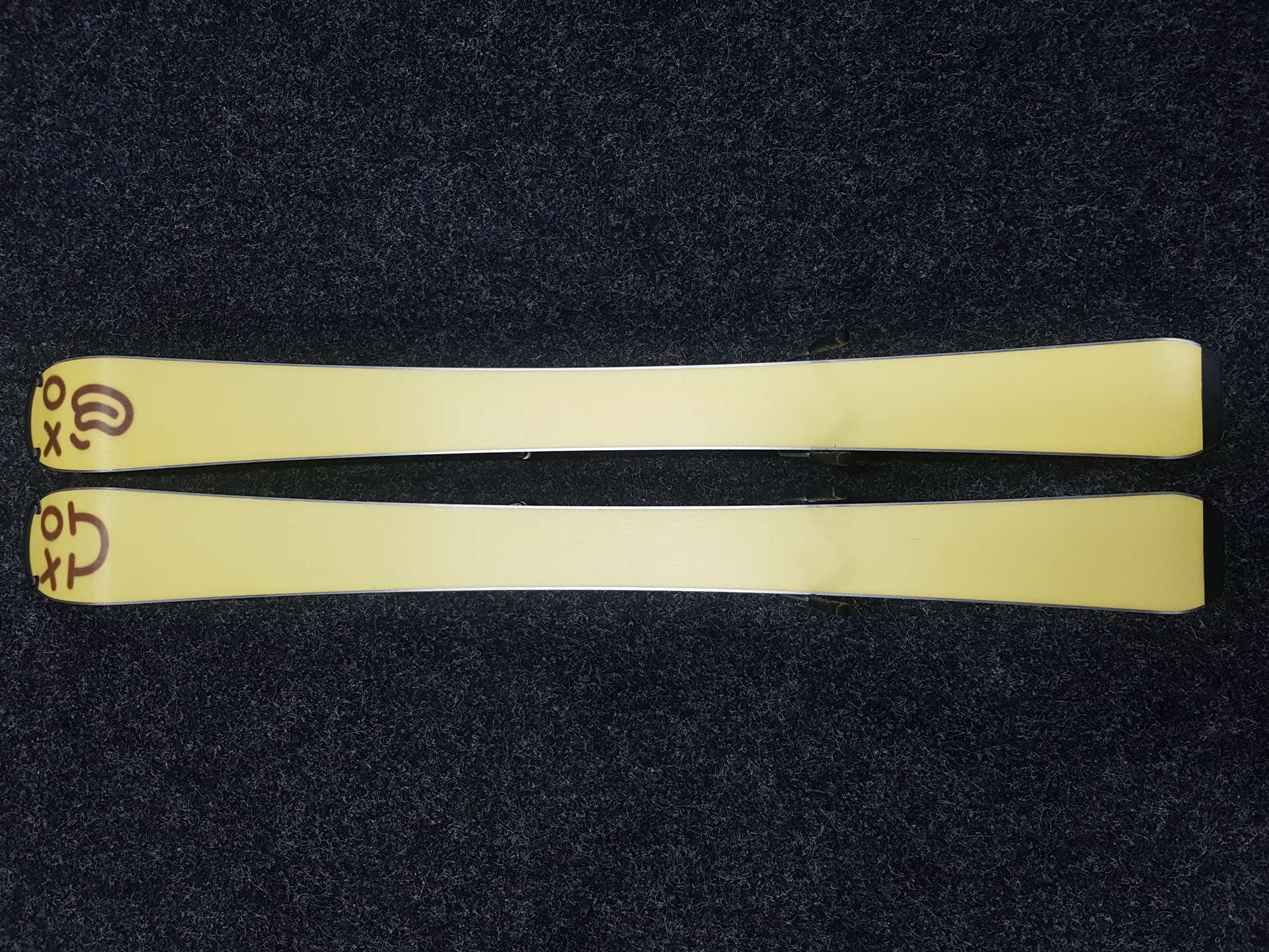 Gebrauchte Kinderskier SPORTEN XOXO + Tyrolia Bindungen 4.5