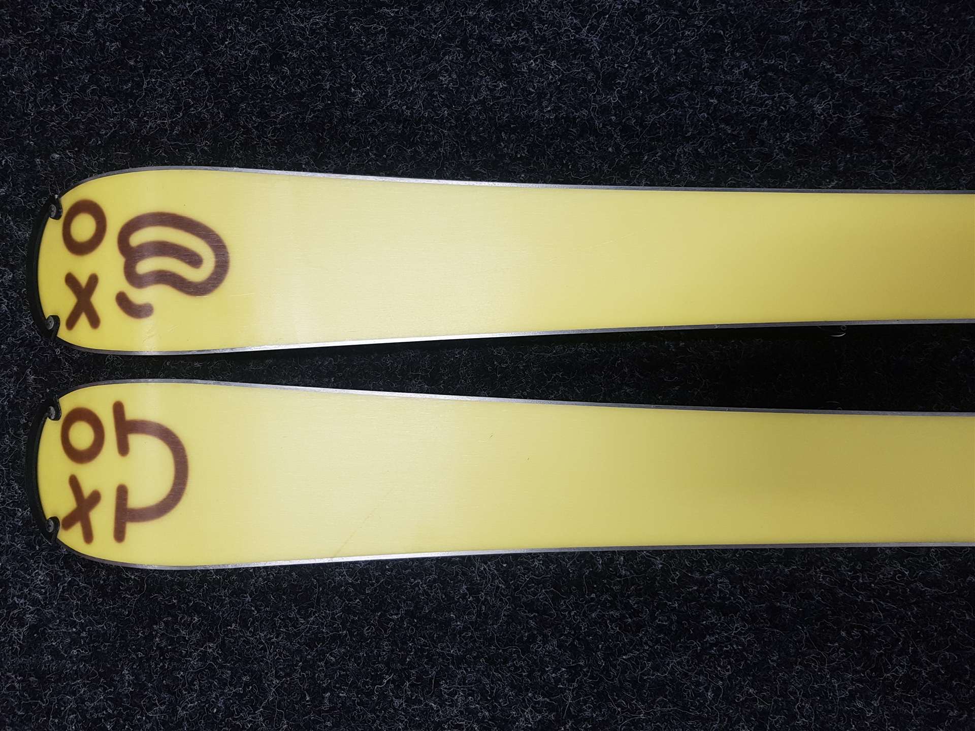 Gebrauchte Kinderskier SPORTEN XOXO + Tyrolia Bindungen 4.5