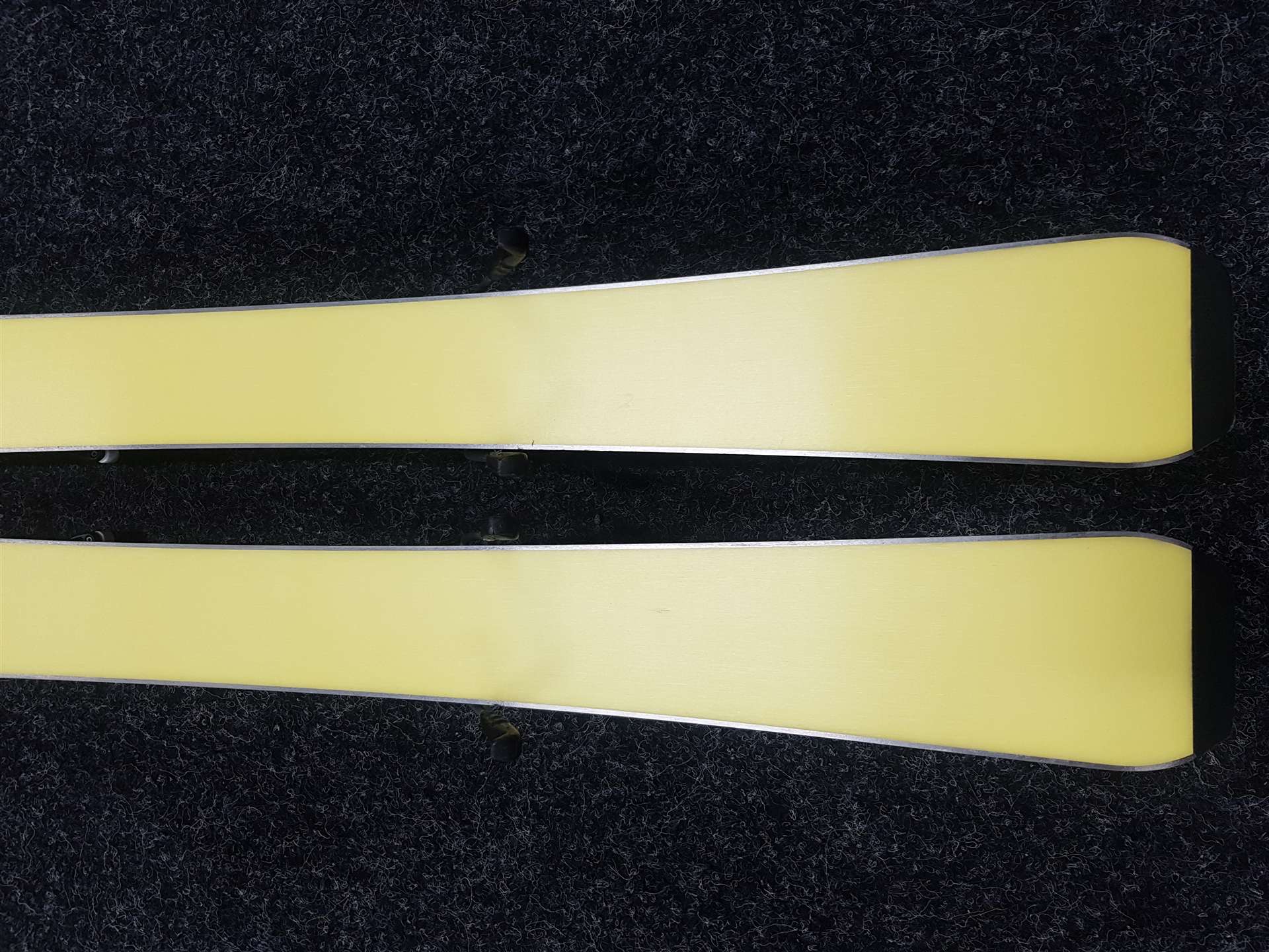 Gebrauchte Kinderskier SPORTEN XOXO + Tyrolia Bindungen 4.5