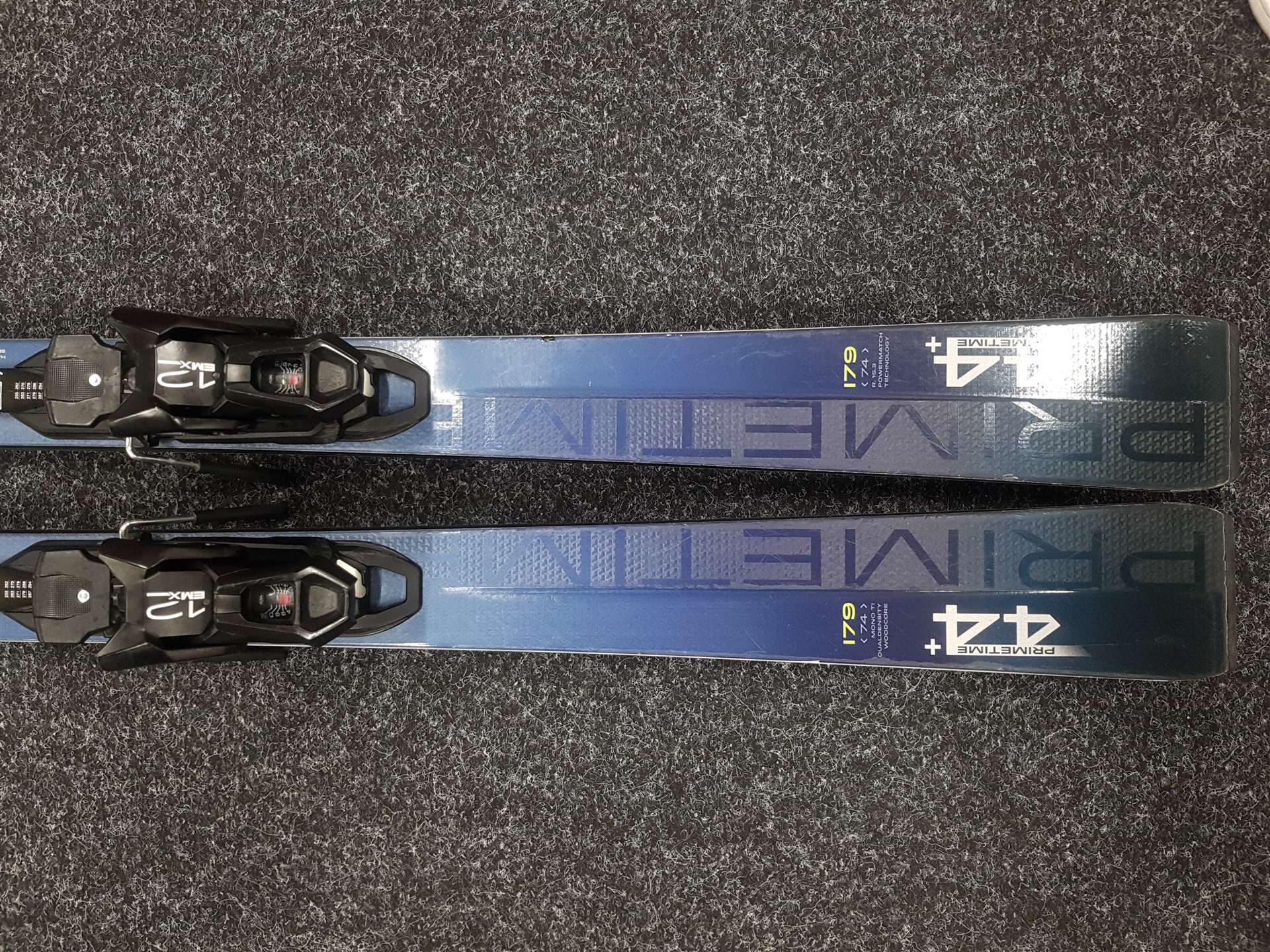 Esquís usados ELAN Primetime 44+ + fijaciones Elan EMX 12