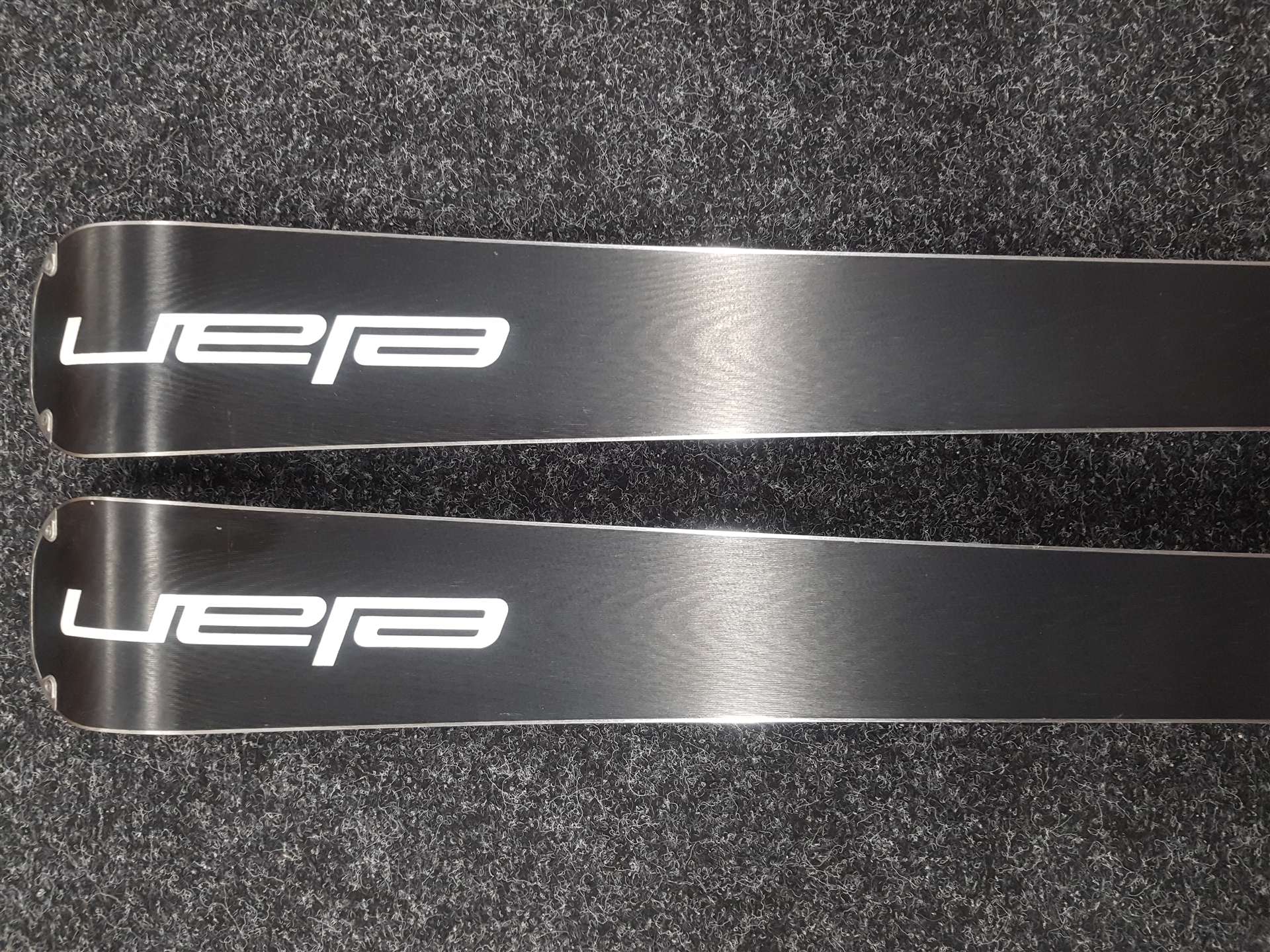 Esquís usados ELAN Primetime 44+ + fijaciones Elan EMX 12