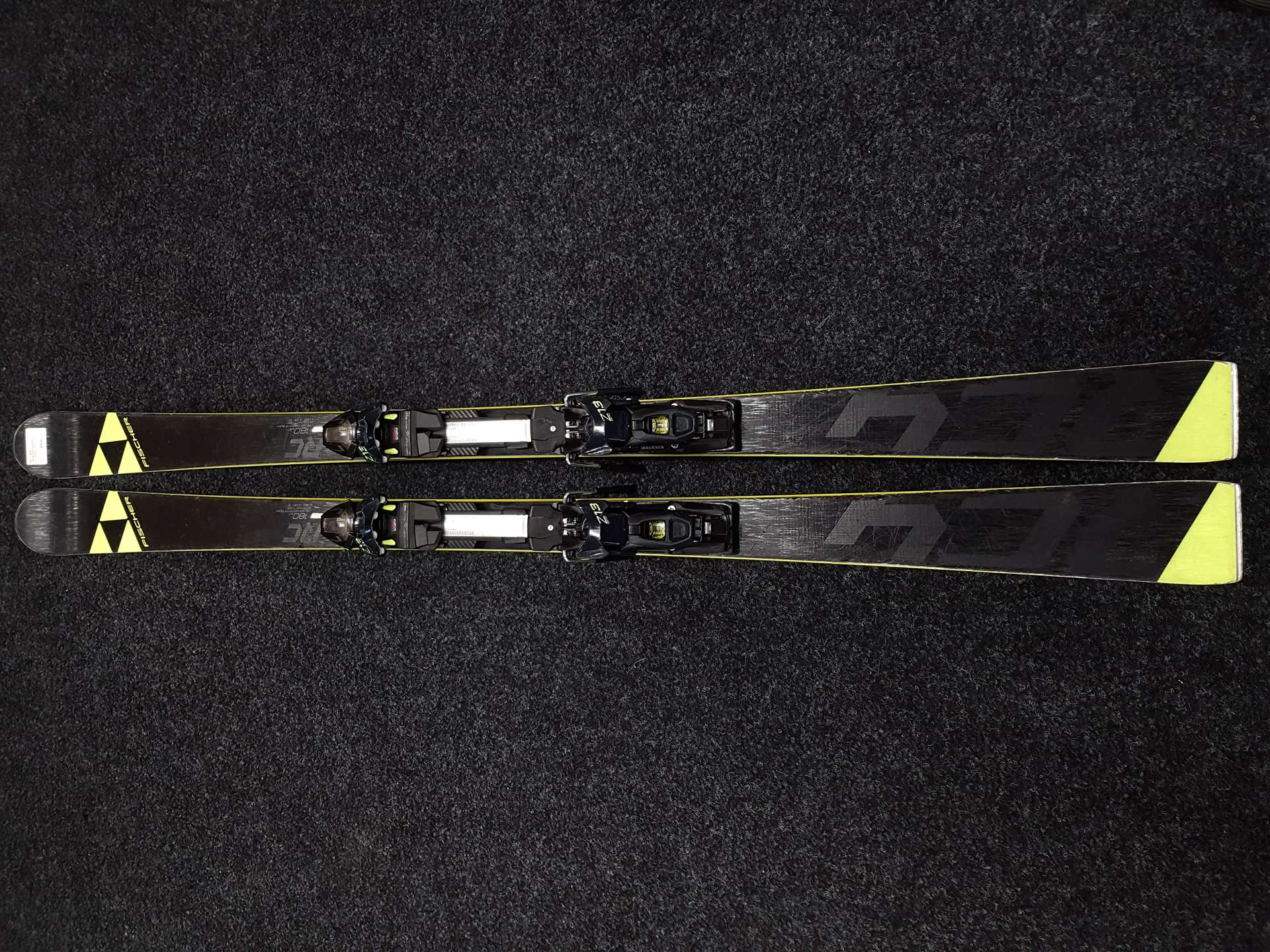 Použité lyže FISCHER RC4 + vázání Fischer Z13