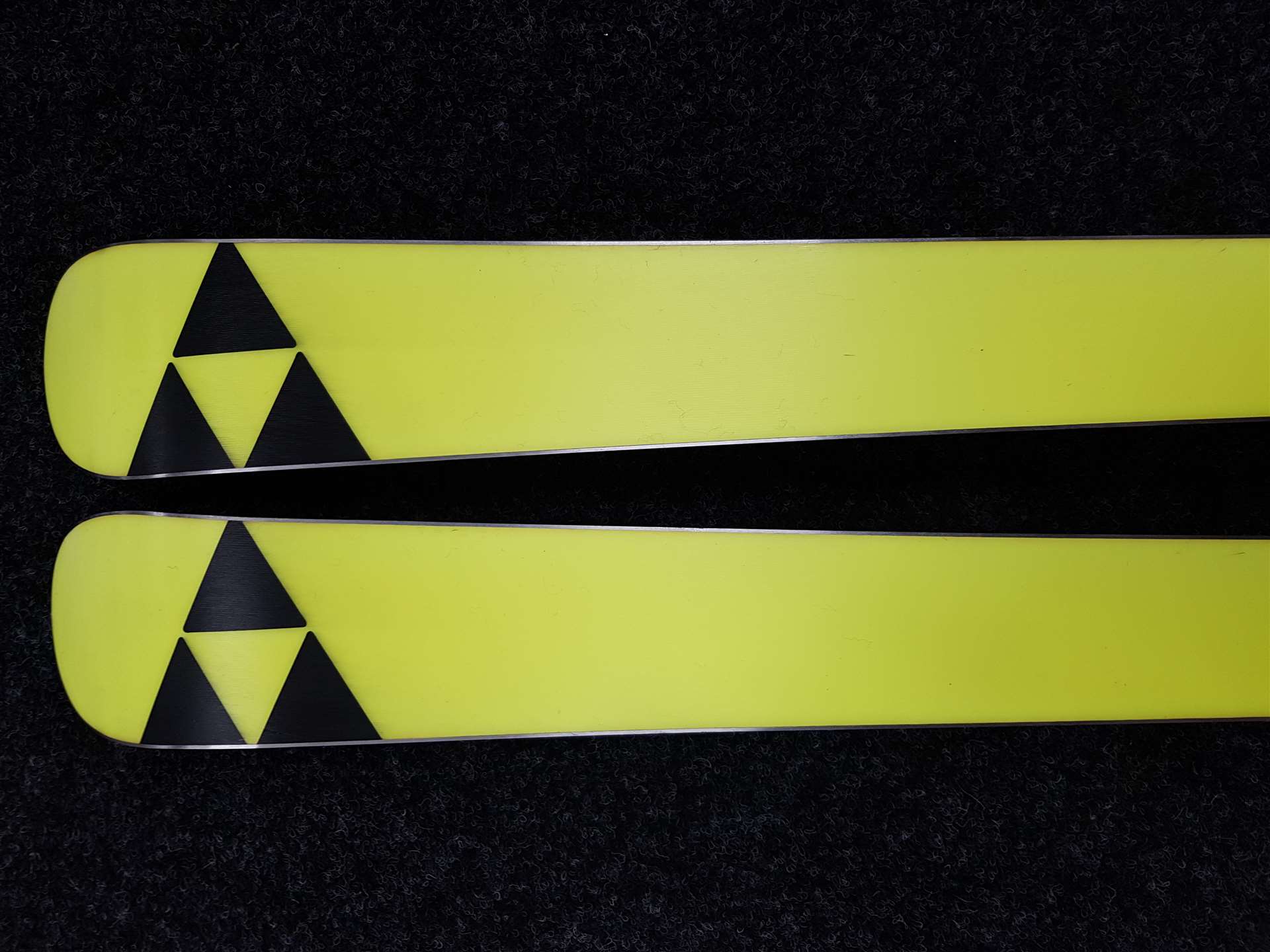 Použité lyže FISCHER RC4 + vázání Fischer Z13
