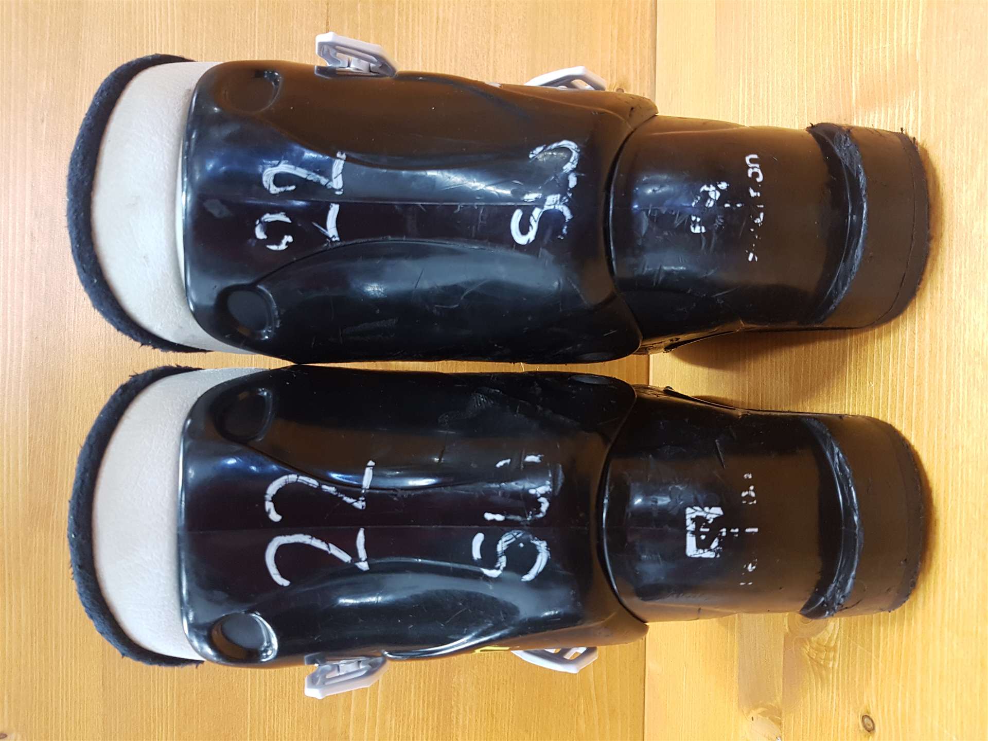 Gebrauchte SALOMON T3 Skischuhe