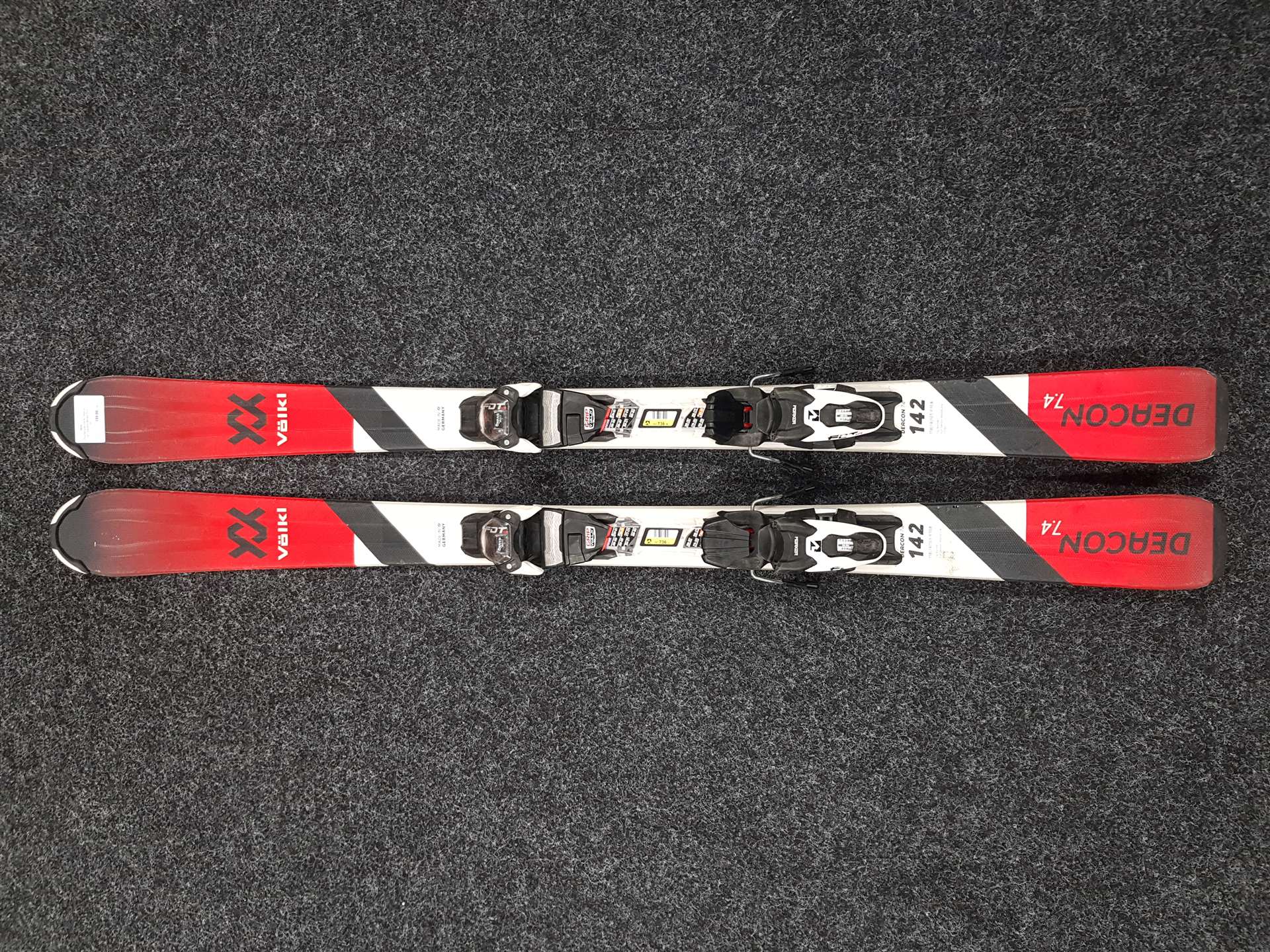 Sci usati VOLKL Deacon 7.4 + attacchi Marker FDT 10