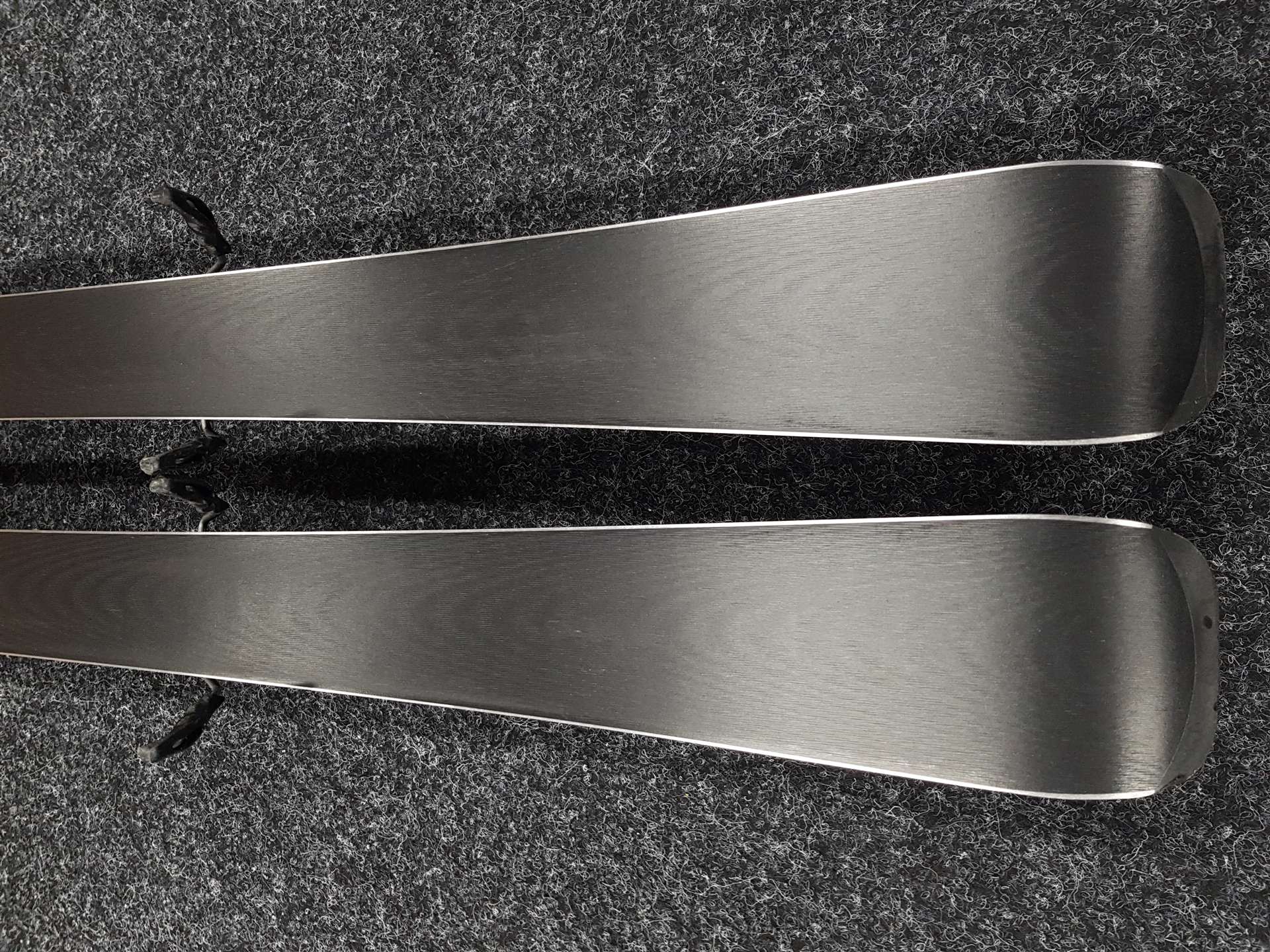 Sci usati VOLKL Deacon 7.4 + attacchi Marker FDT 10