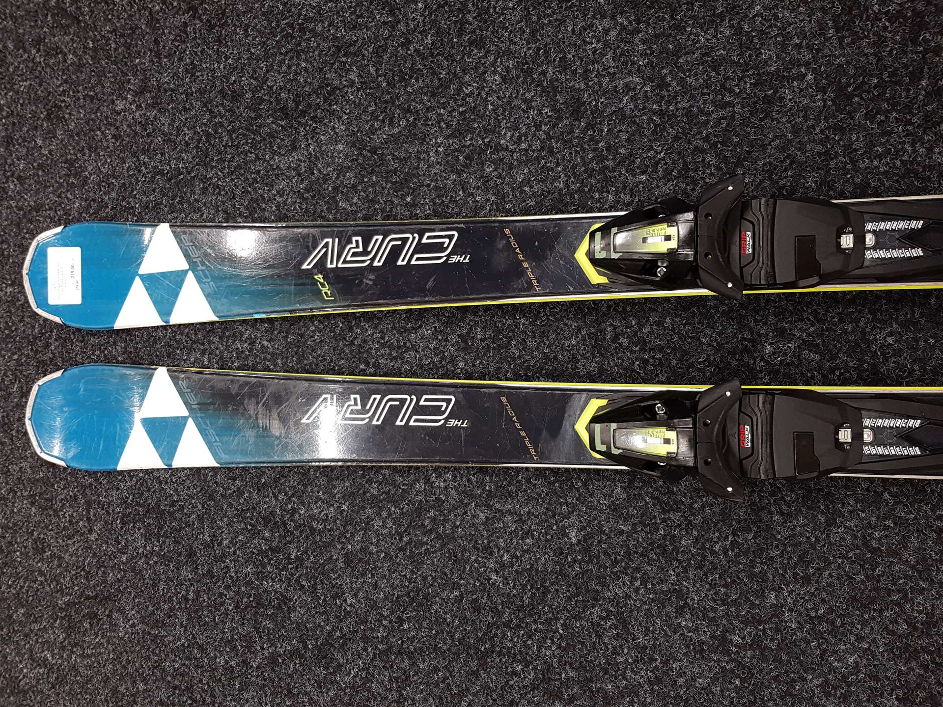 Použité lyže FISCHER The Curv RC4 + vázání Fischer11