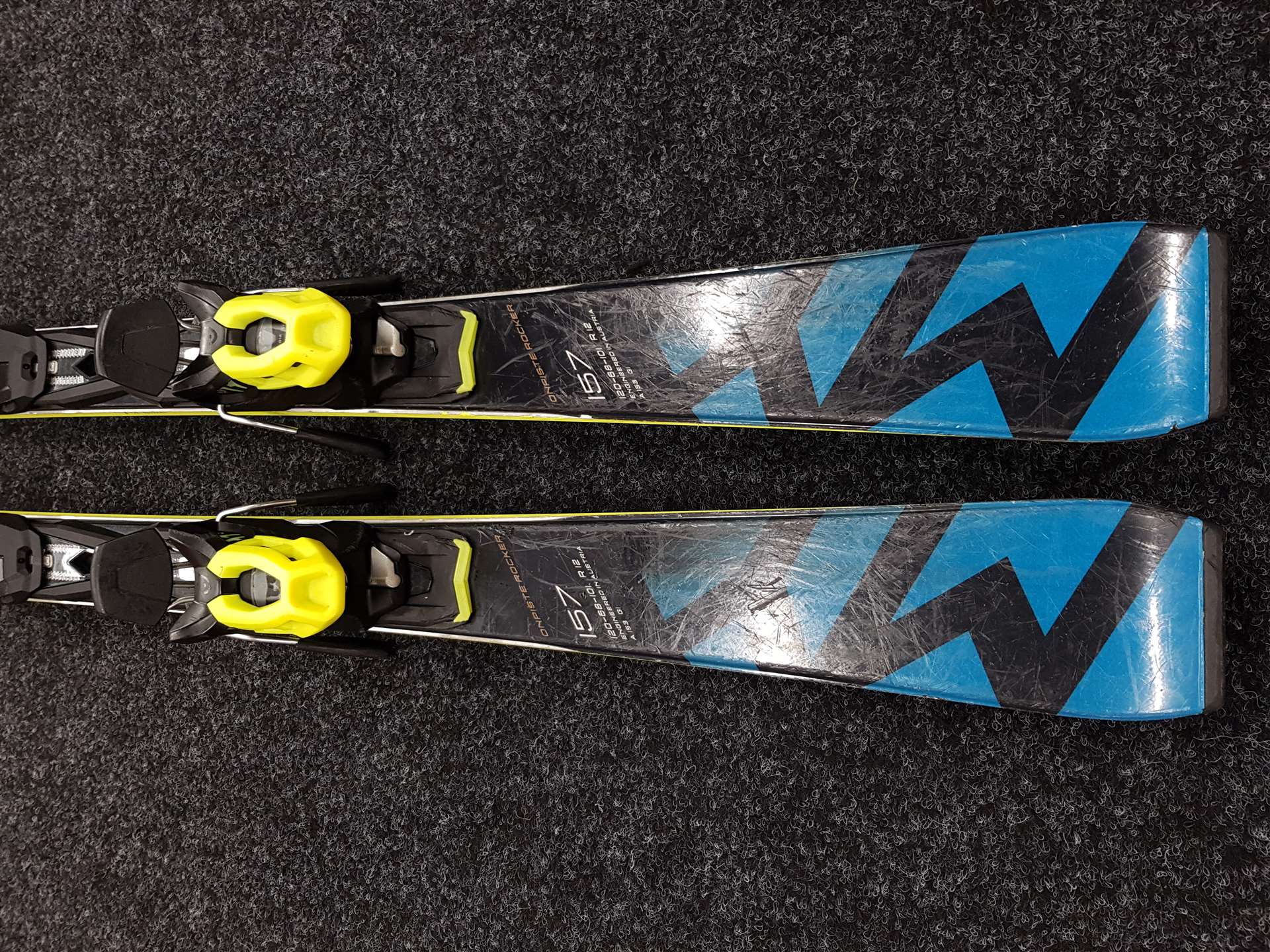 Použité lyže FISCHER The Curv RC4 + vázání Fischer11