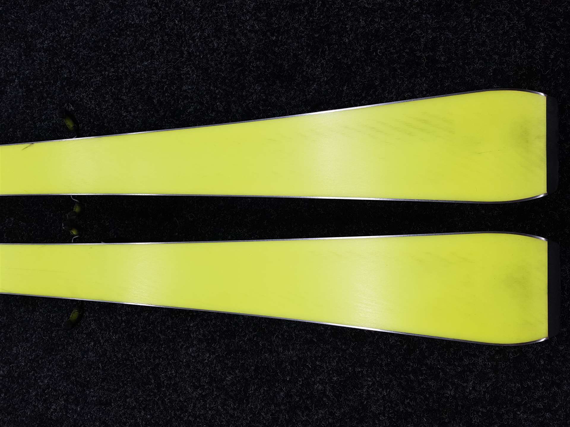 Použité lyže FISCHER The Curv RC4 + vázání Fischer11
