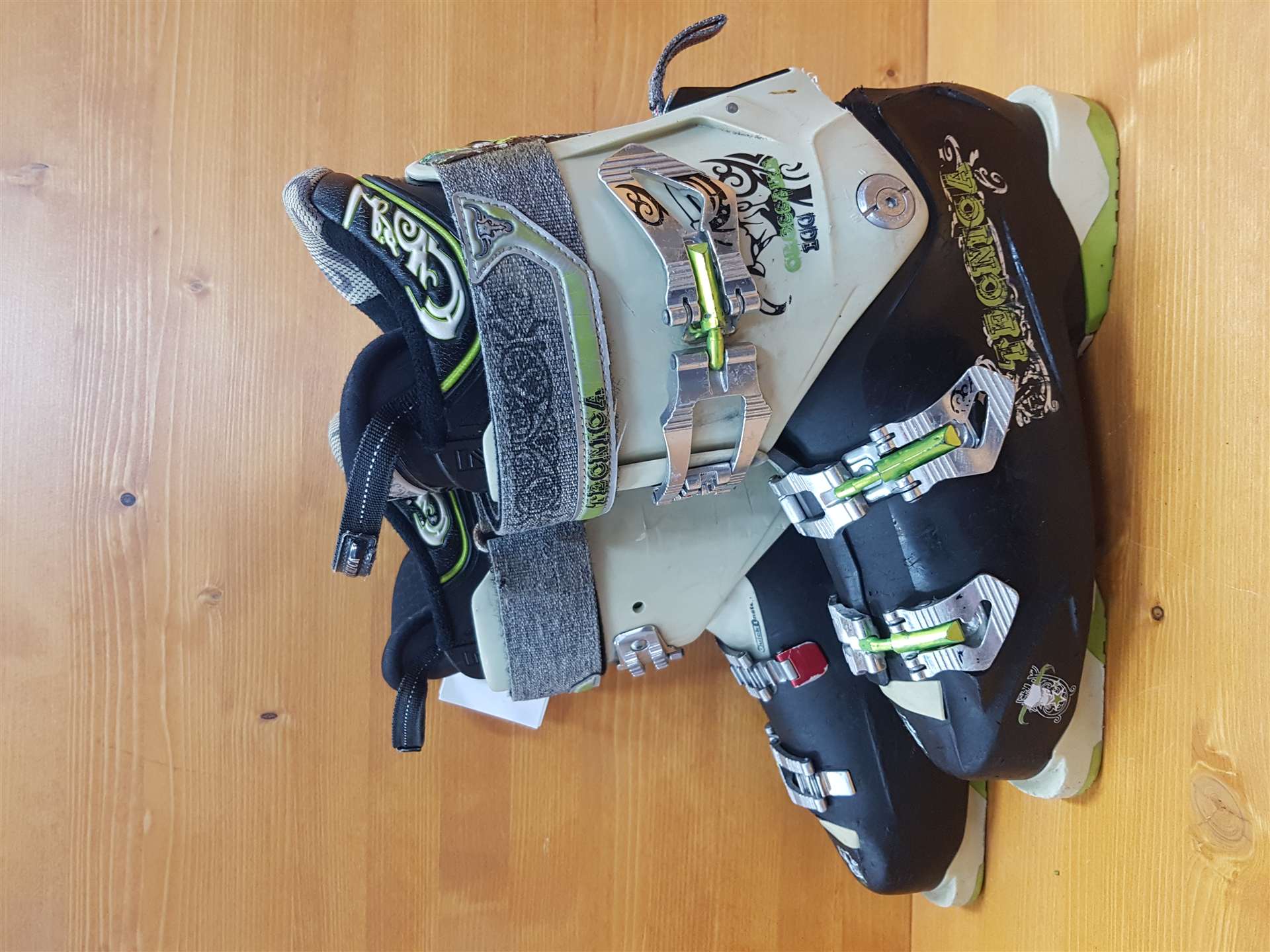 Použité lyžiarky TECNICA Crossfire