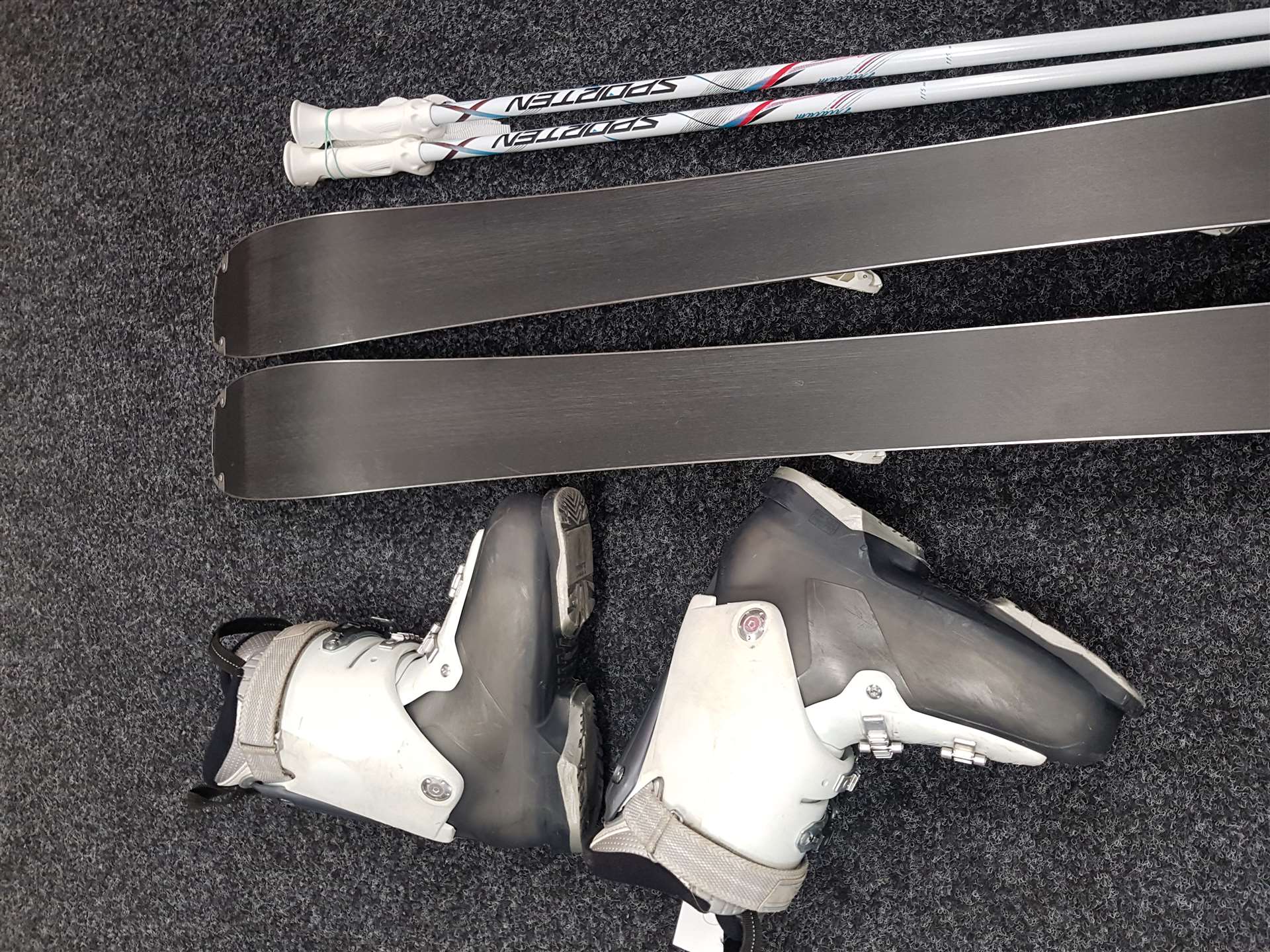 Bazárové lyže Salomon Aira + lyžařské boty NORDICA NXT 85 WR