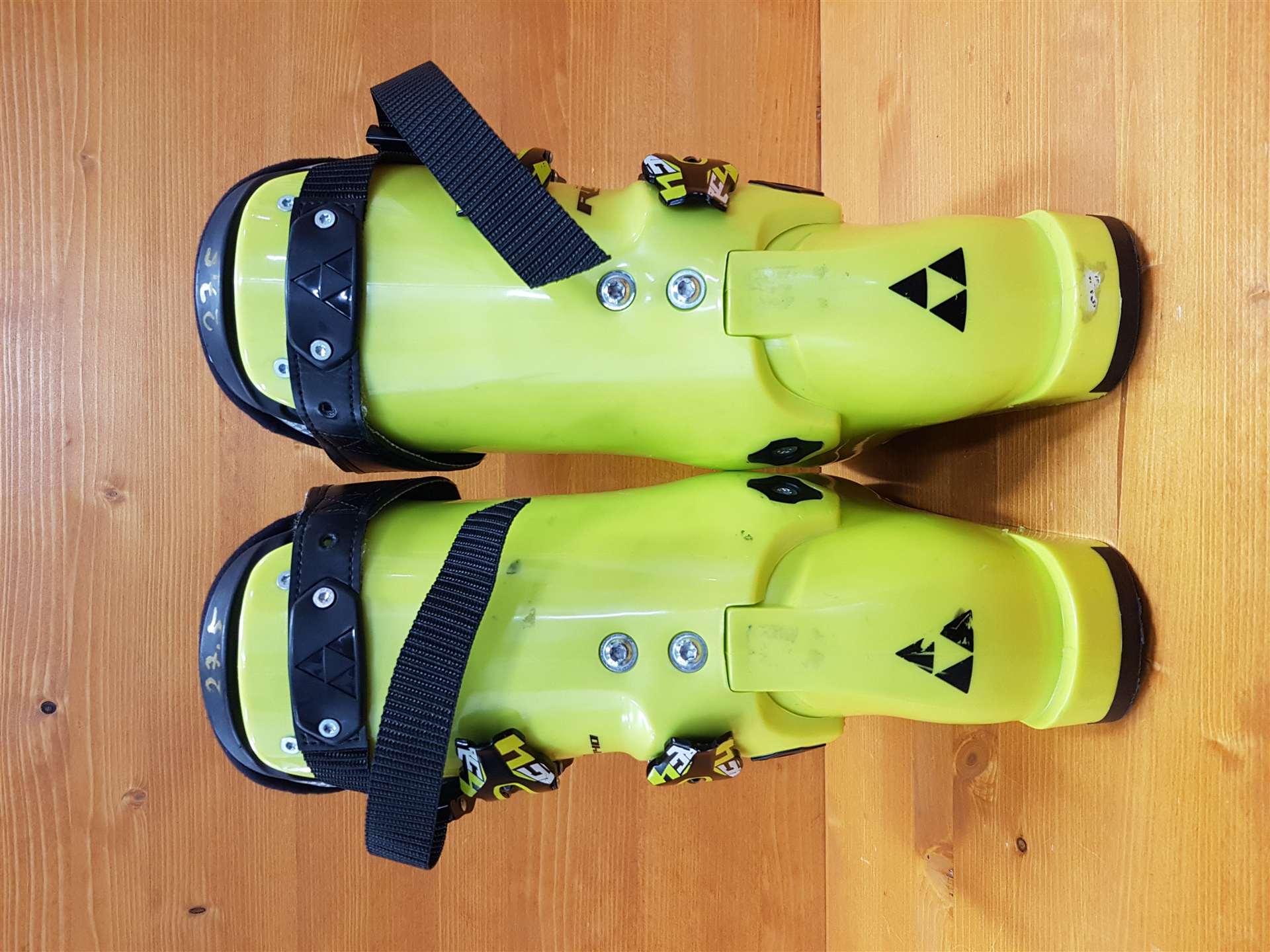 Použité lyžiarky FISCHER Vacuum RC4 140