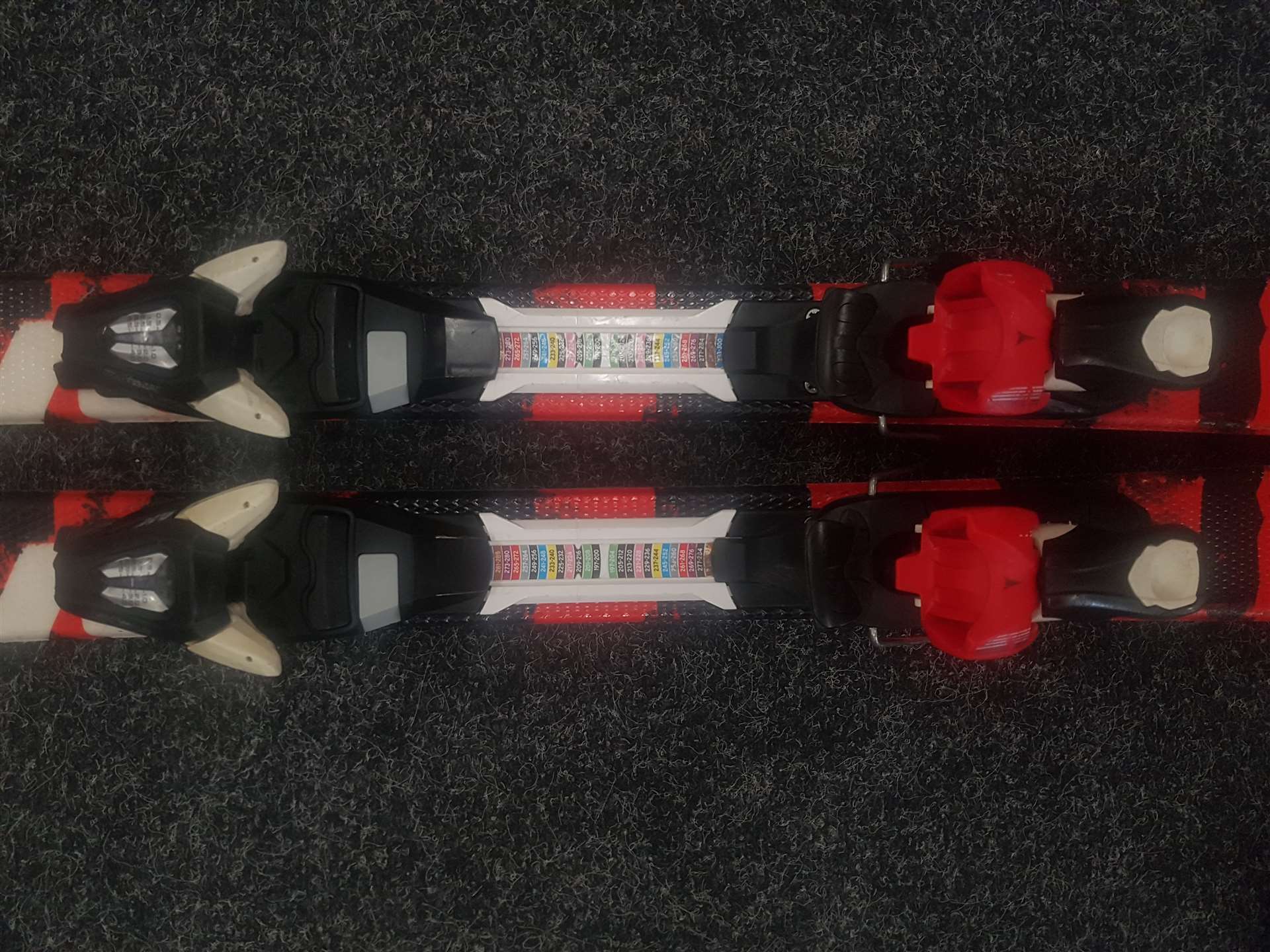 Bazárové lyže Atomic Redster Piste Rocker