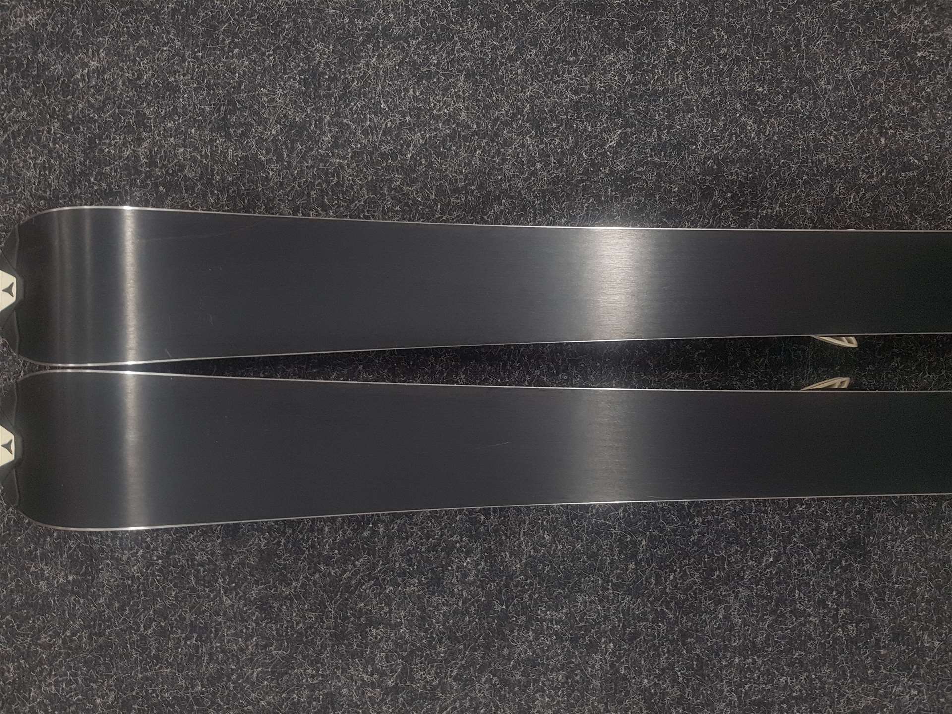 Bazárové lyže Atomic Redster Piste Rocker