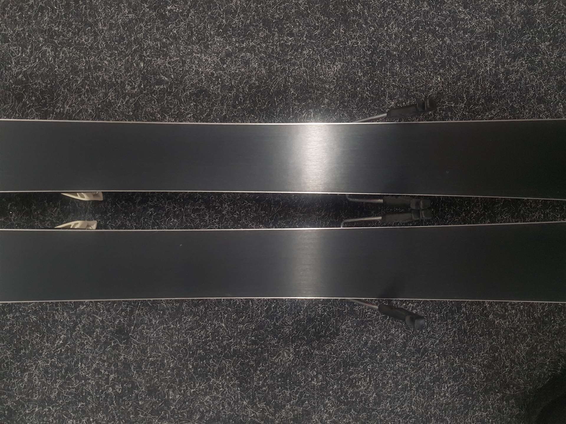 Bazárové lyže Atomic Redster Piste Rocker