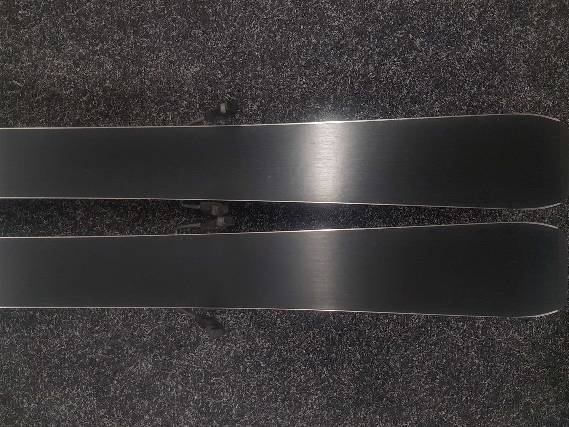 Bazárové lyže Atomic Redster Piste Rocker