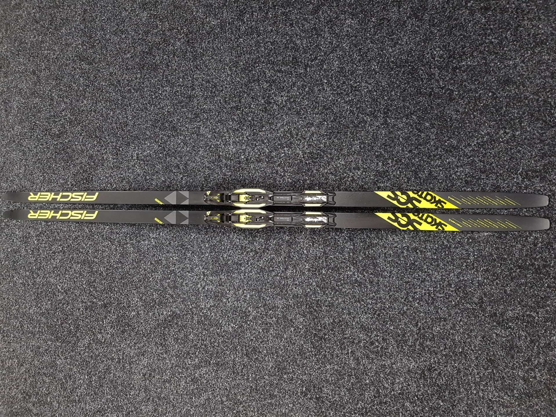 Gebrauchte Fischer SCS Skate Langlaufski + Fischer NNN Bindungen