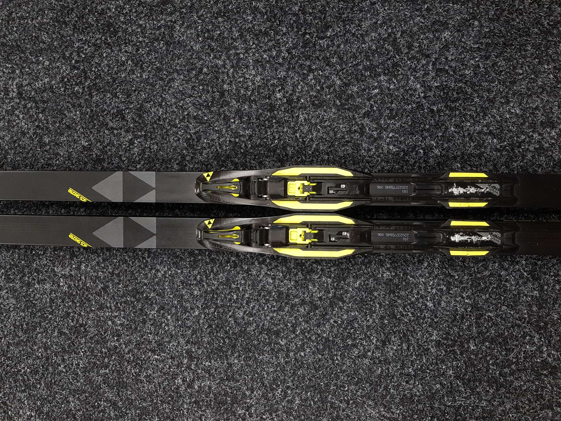 Gebrauchte Fischer SCS Skate Langlaufski + Fischer NNN Bindungen