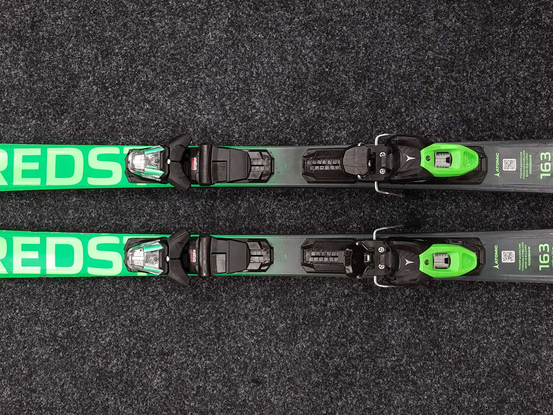 Použité lyže ATOMIC Redster XT + vázání Atomic 10