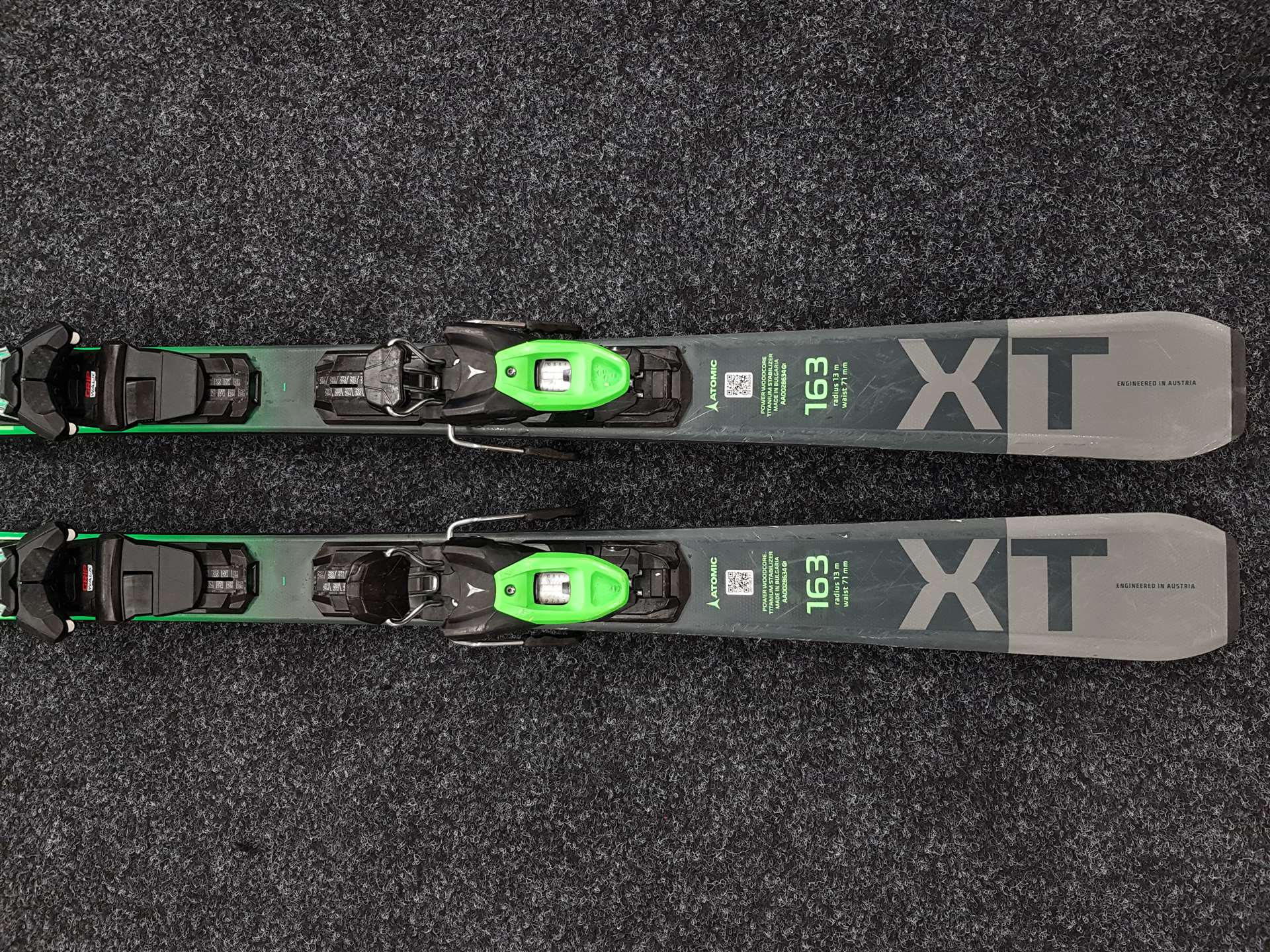 Použité lyže ATOMIC Redster XT + vázání Atomic 10