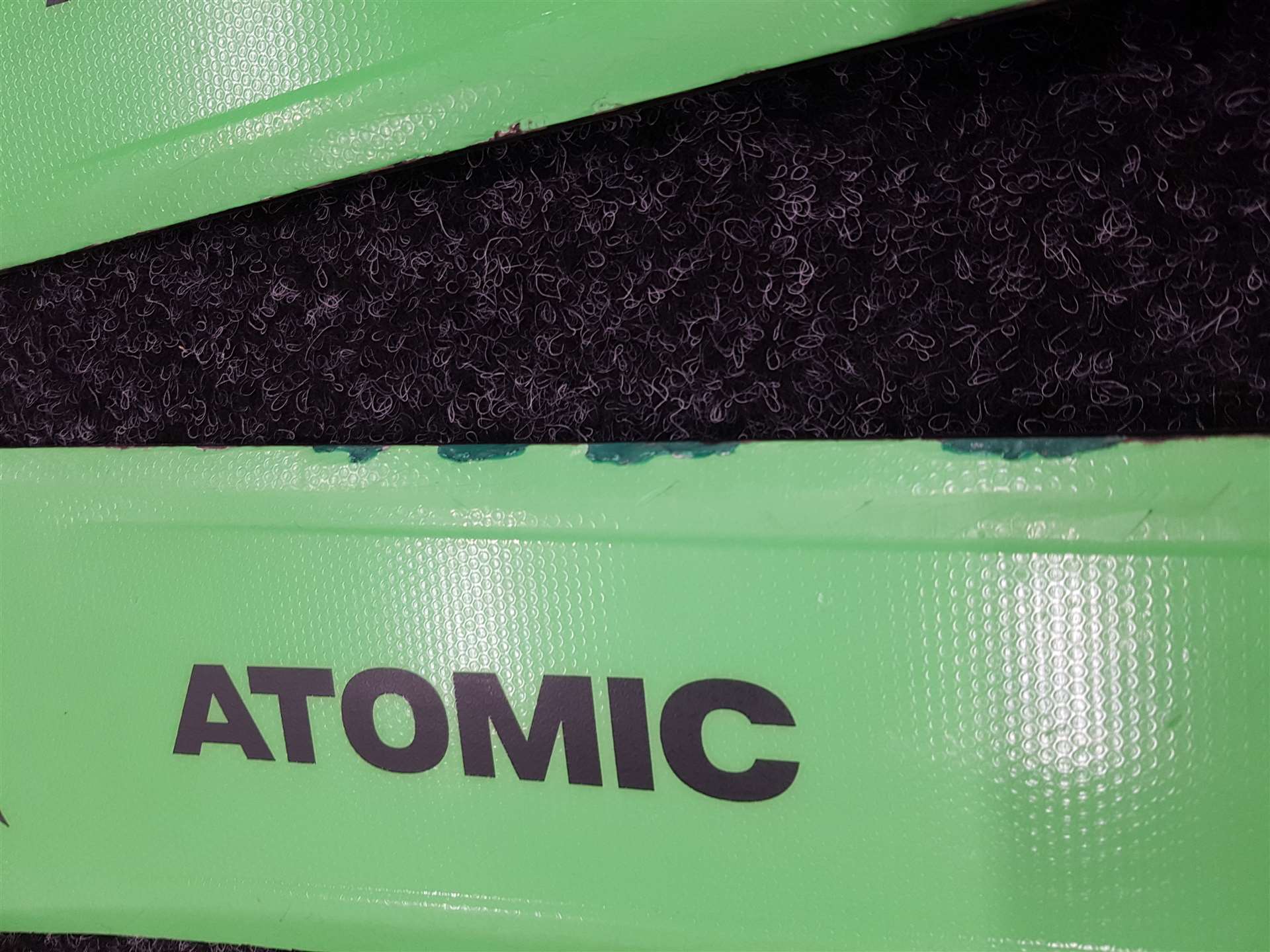 Použité lyže ATOMIC Redster XT + vázání Atomic 10