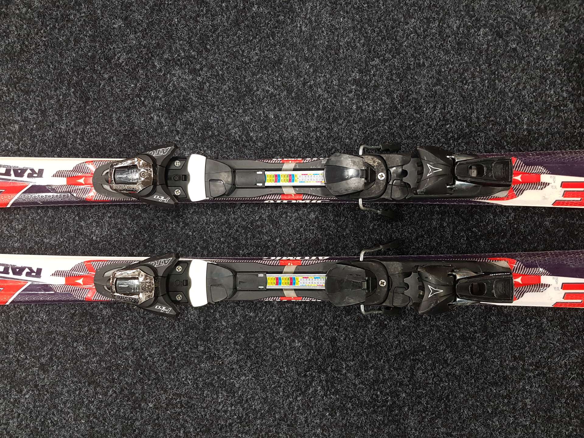 Použité lyže ATOMIC Race SL + vázání Atomic 10