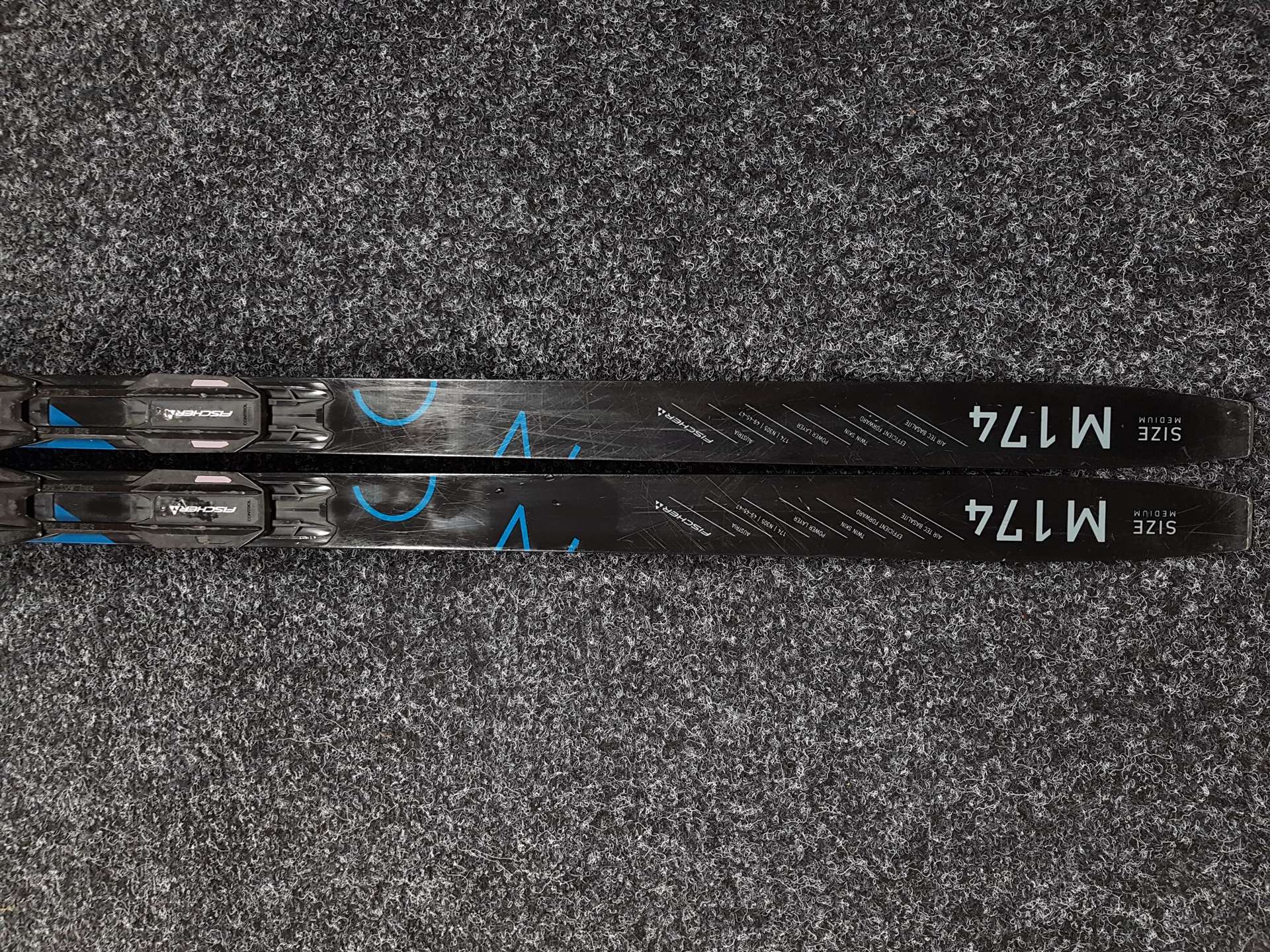 Schiuri de fond Fischer NC Twinskin Cruiser second-hand + legături Fischer NNN