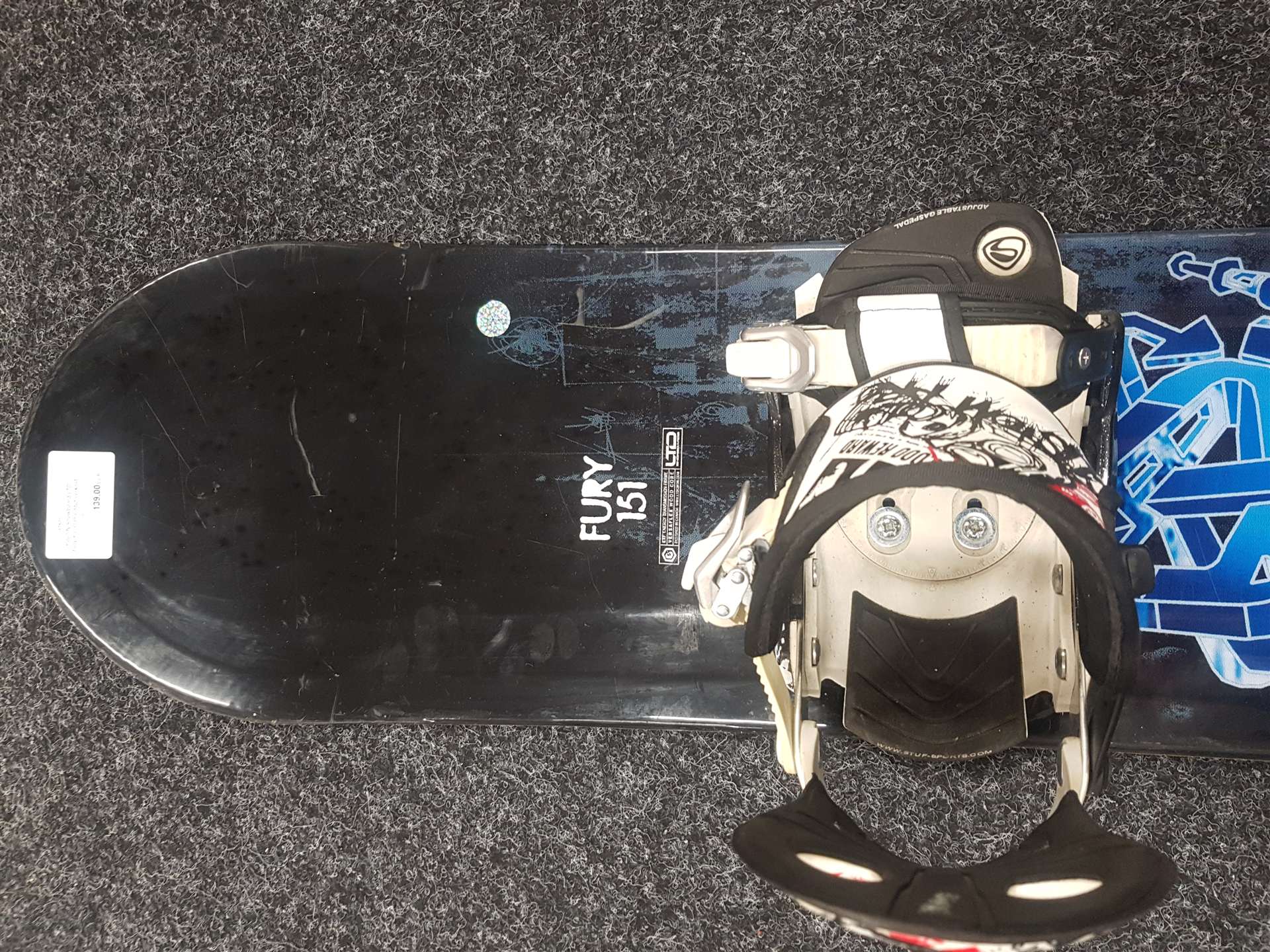 Snowboard LTD Fury d'occasion + fixations Stuf taille L