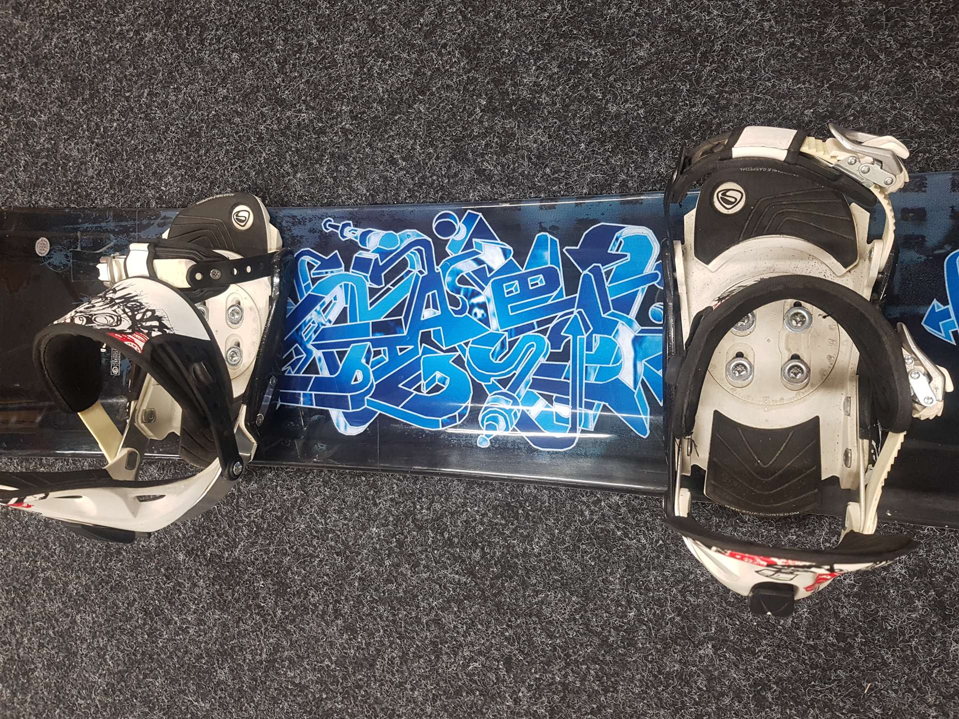 Snowboard LTD Fury d'occasion + fixations Stuf taille L