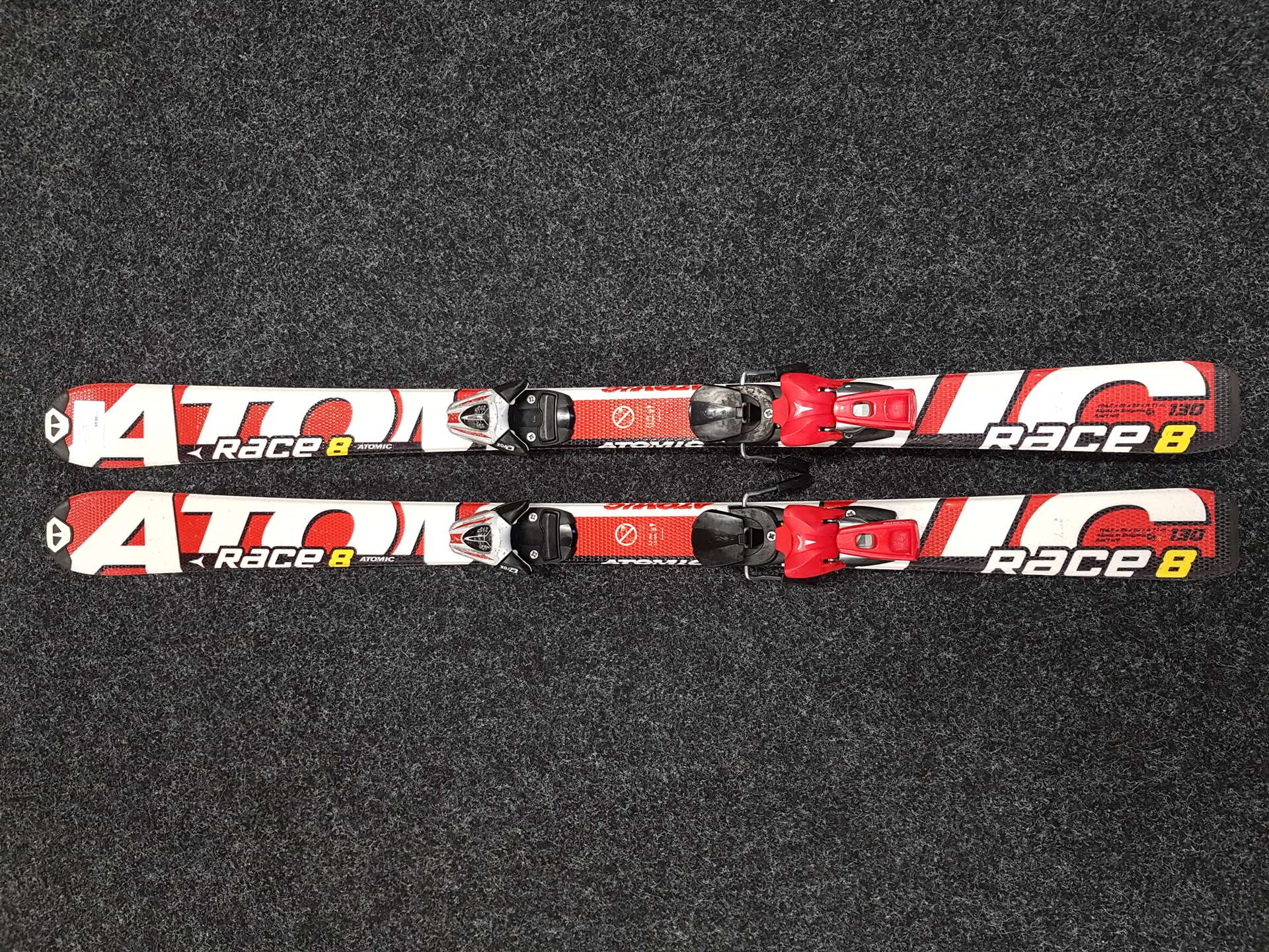 Schiuri pentru copii folosite ATOMIC Race 8 + legături Atomic EvoX 7.5