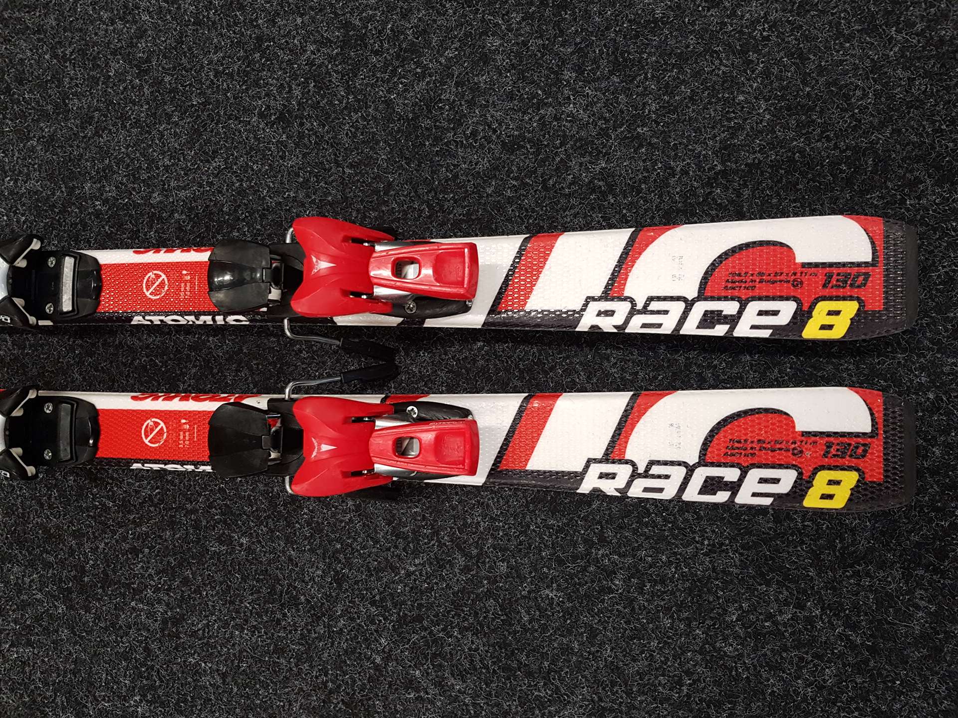 Schiuri pentru copii folosite ATOMIC Race 8 + legături Atomic EvoX 7.5