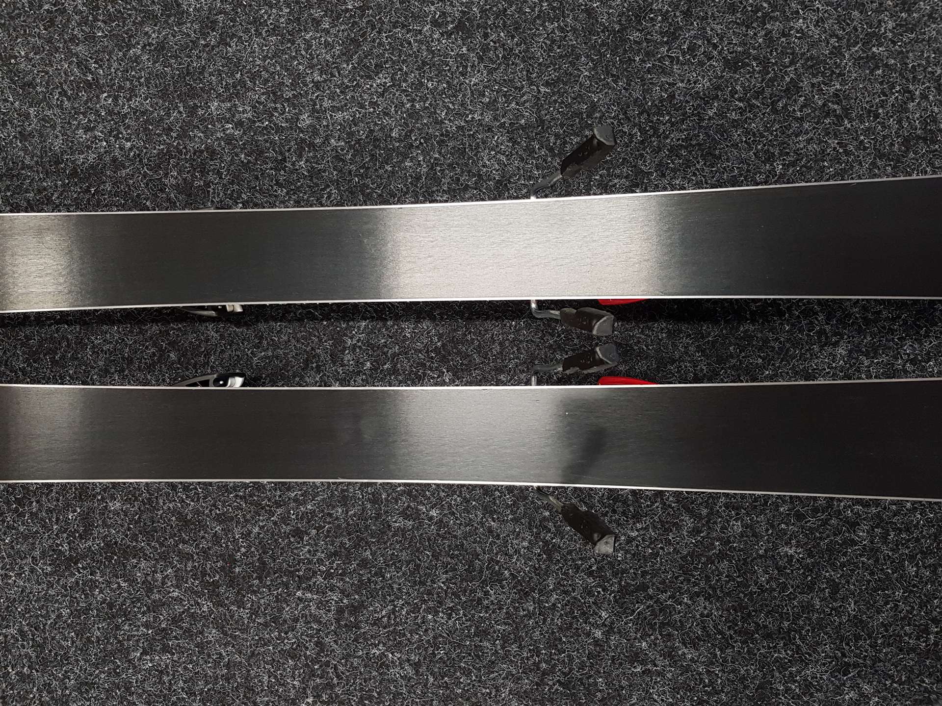 Schiuri pentru copii folosite ATOMIC Race 8 + legături Atomic EvoX 7.5