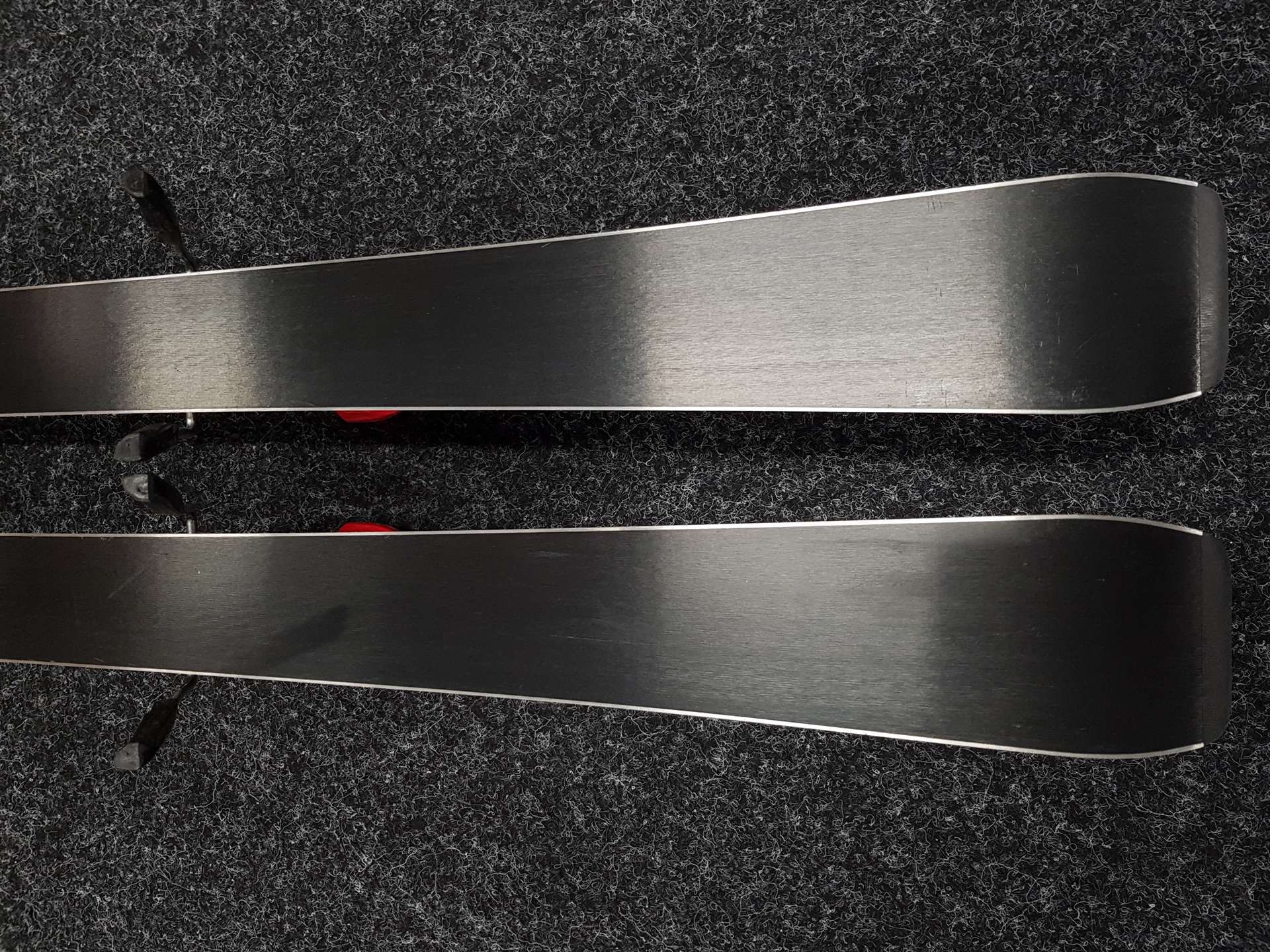 Schiuri pentru copii folosite ATOMIC Race 8 + legături Atomic EvoX 7.5