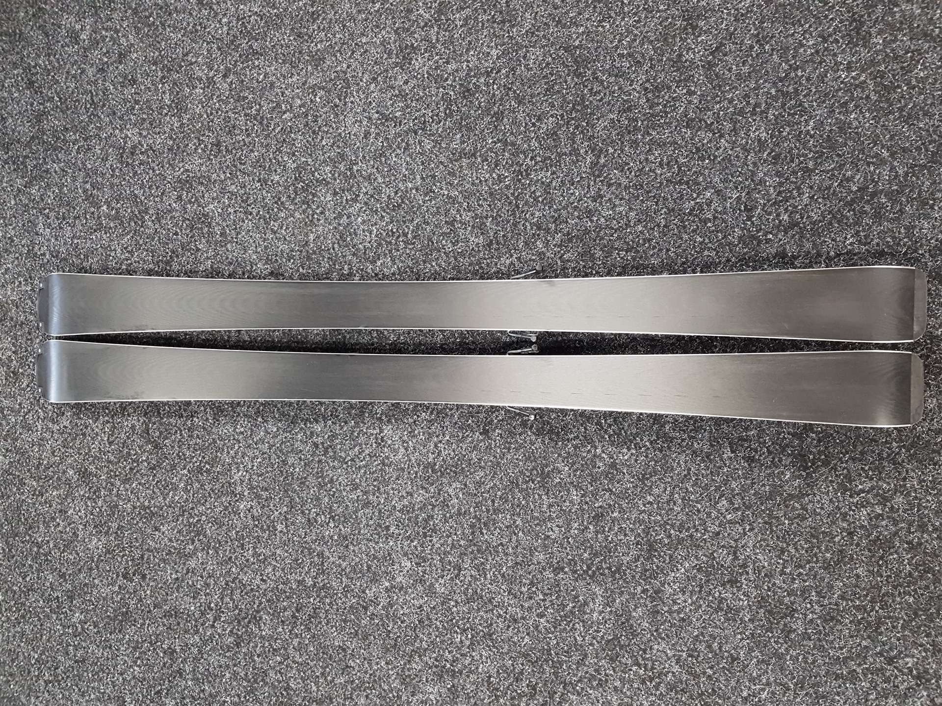 Rabljene skije VOLKL Racetiger JR + vezovi Marker 7.0