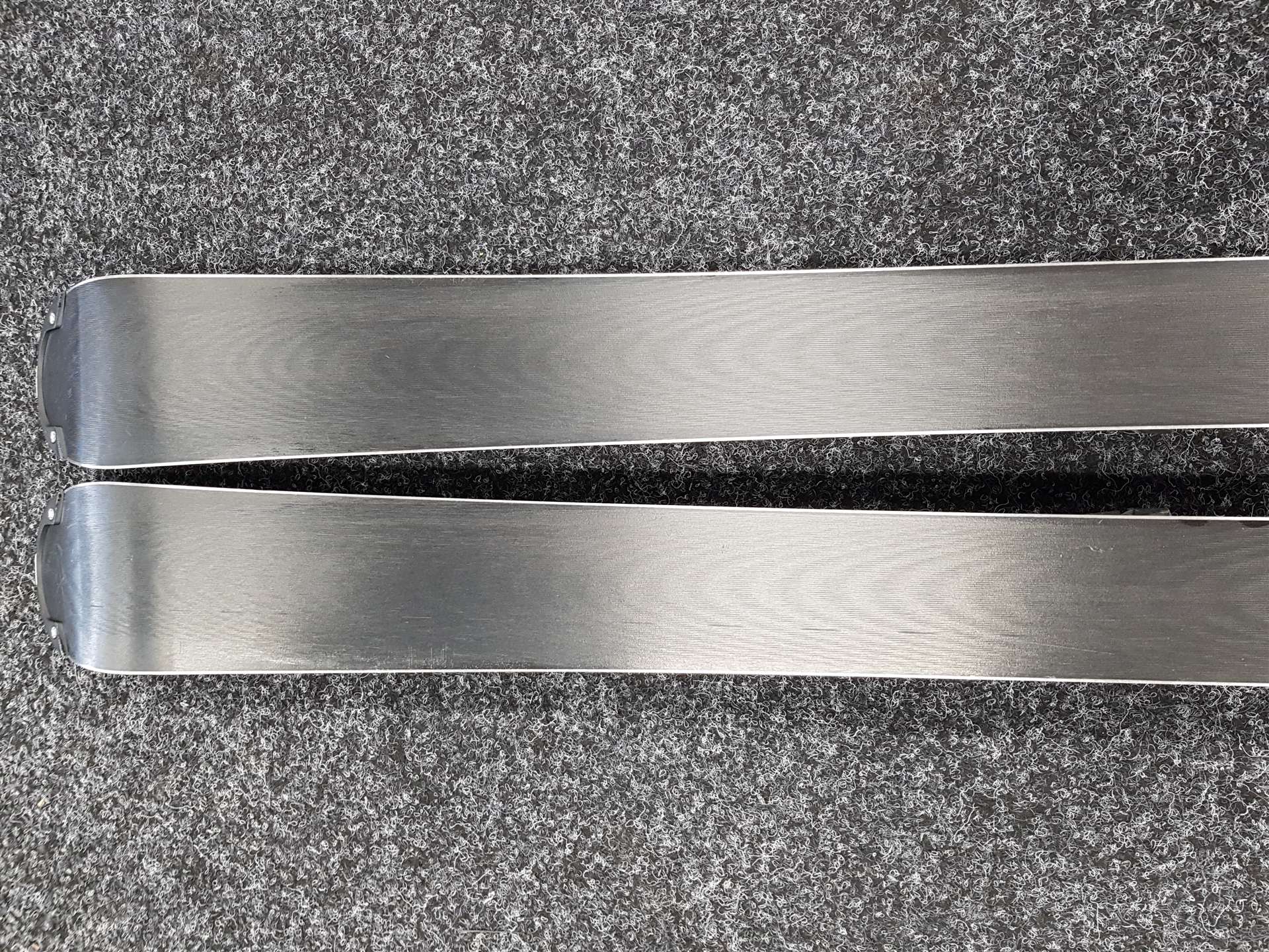 Rabljene skije VOLKL Racetiger JR + vezovi Marker 7.0