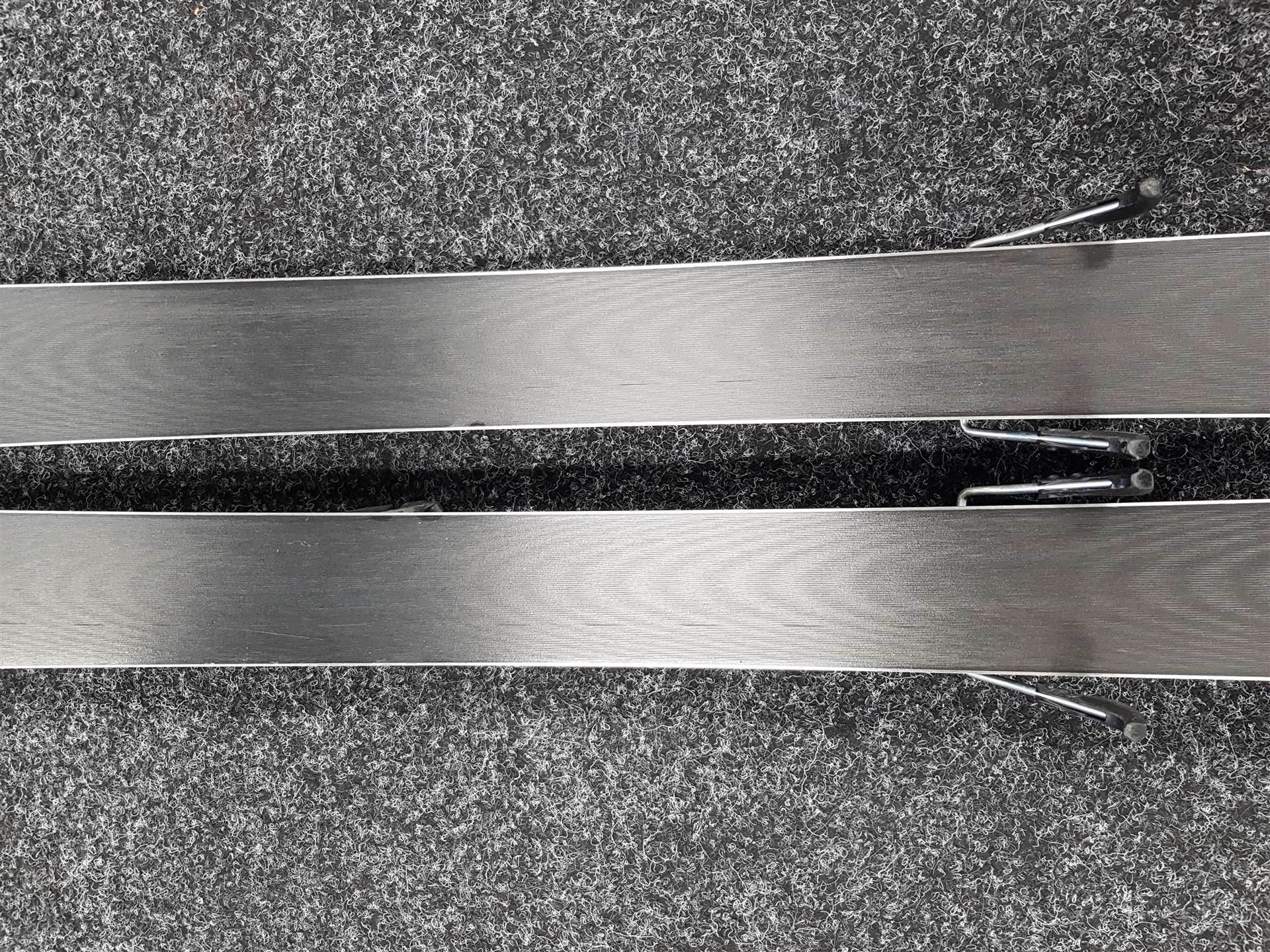 Rabljene skije VOLKL Racetiger JR + vezovi Marker 7.0