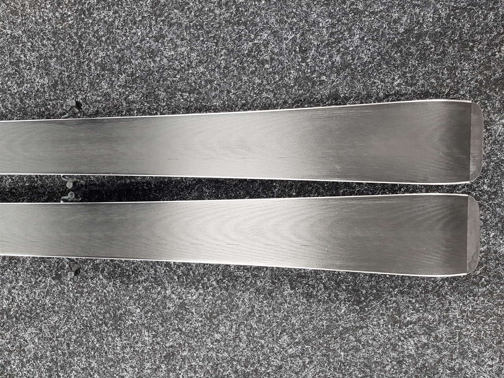 Rabljene skije VOLKL Racetiger JR + vezovi Marker 7.0